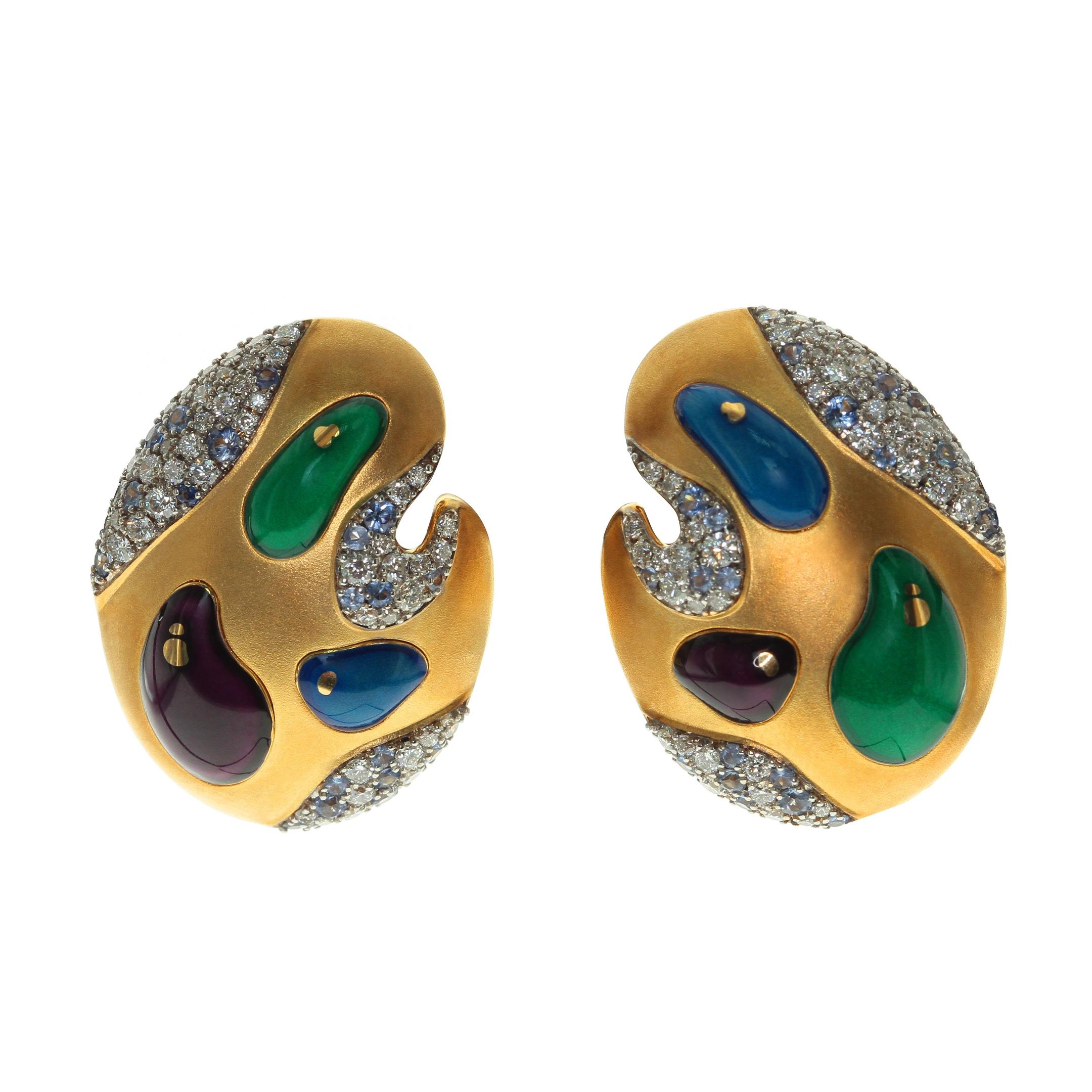 Diamant-Saphir-Emaille-Ohrringe aus 18 Karat Gelbgold Palette im Angebot