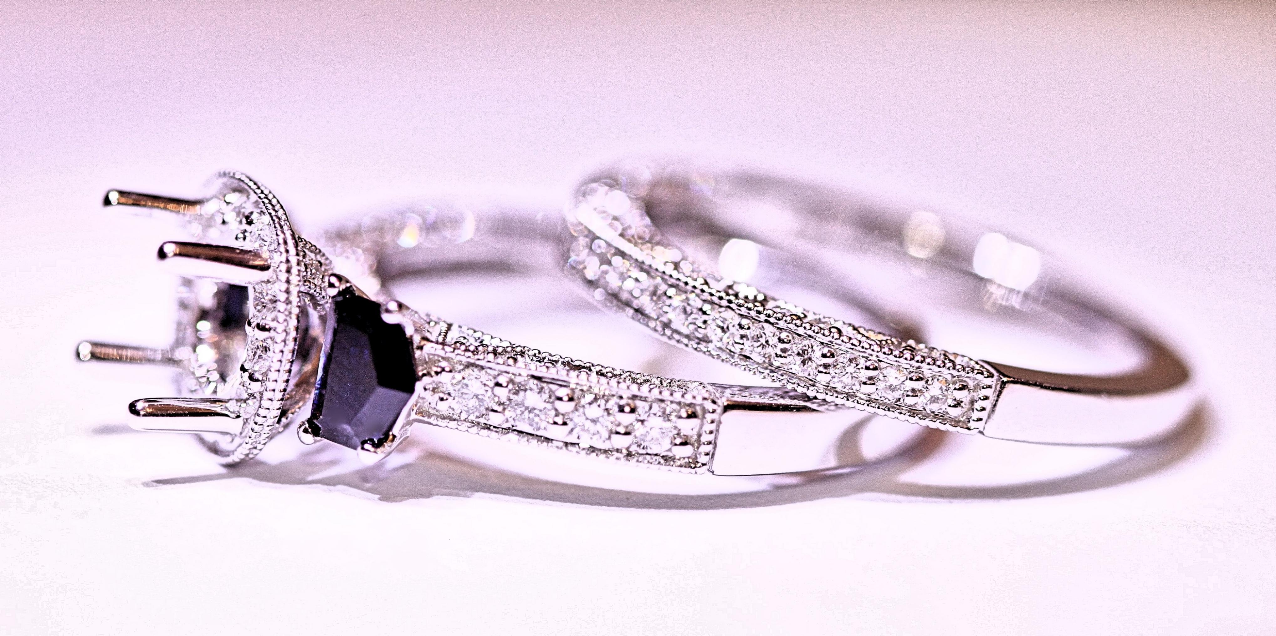 Contemporary Diamond Sapphire Ring Diamond Wedding Band 18 Karat White Gold 1.20 Carat For Sale