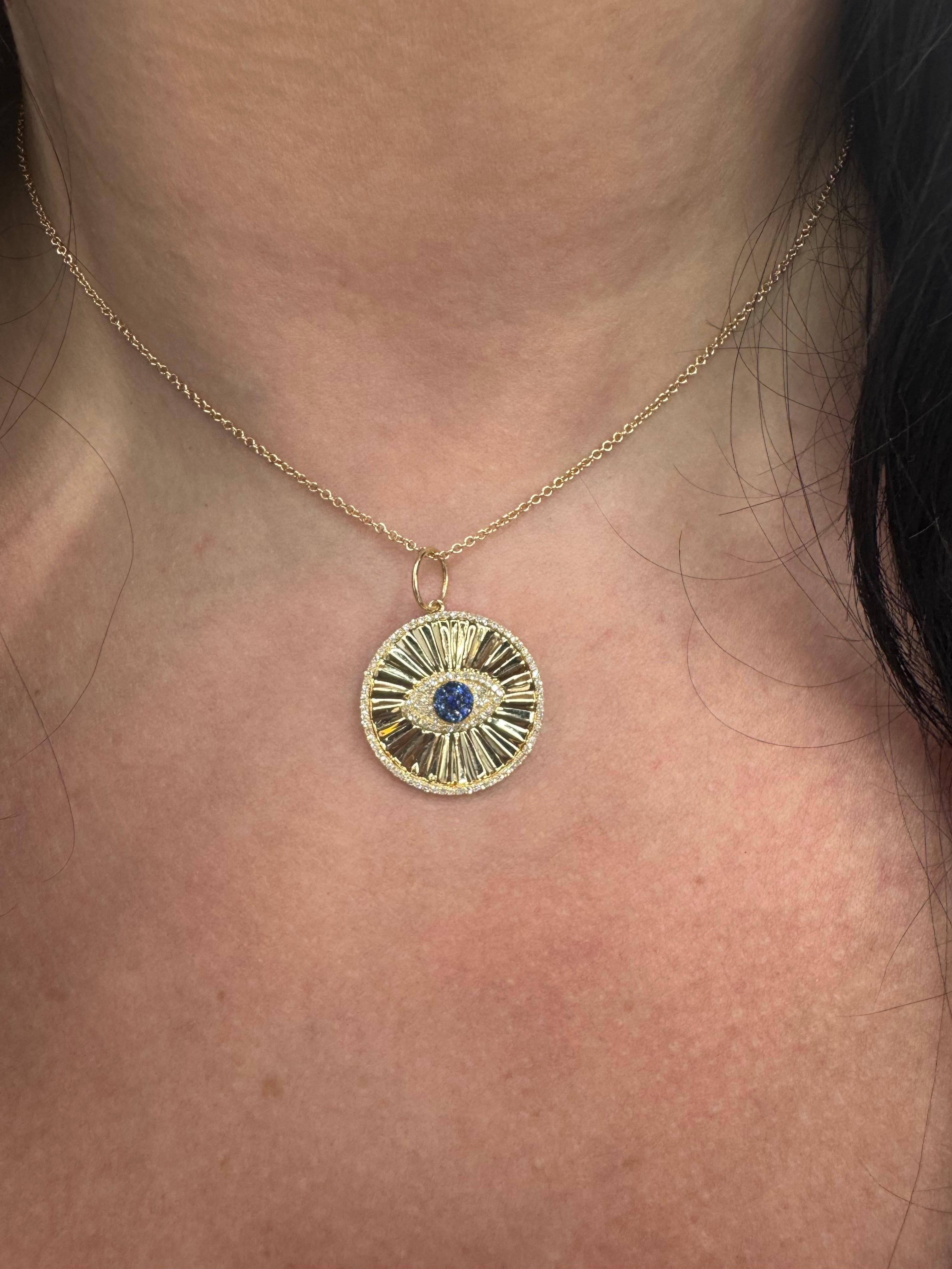 Pendentif breloque Ray cannelé Evil Eye en or jaune 14 carats avec diamants et saphirs 0,42 carat en vente 11