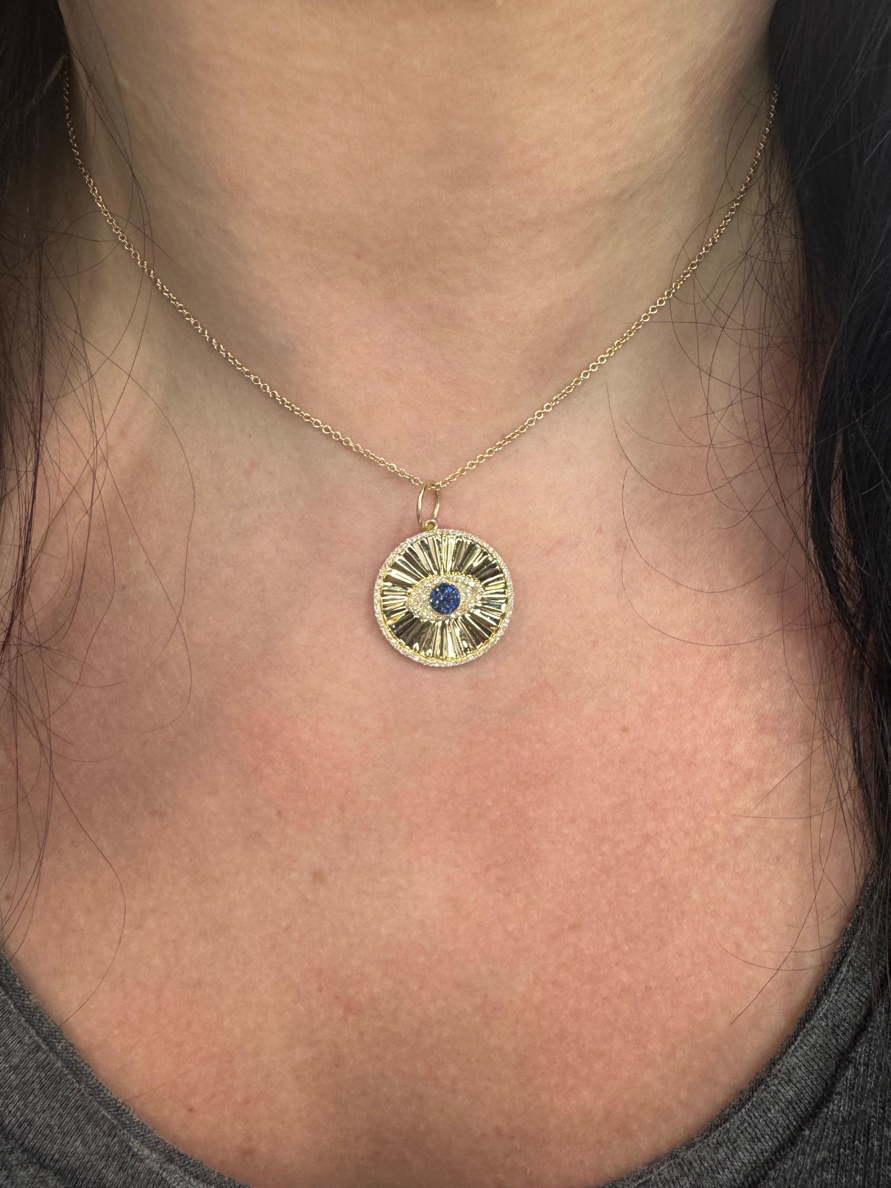 Pendentif breloque Ray cannelé Evil Eye en or jaune 14 carats avec diamants et saphirs 0,42 carat en vente 12