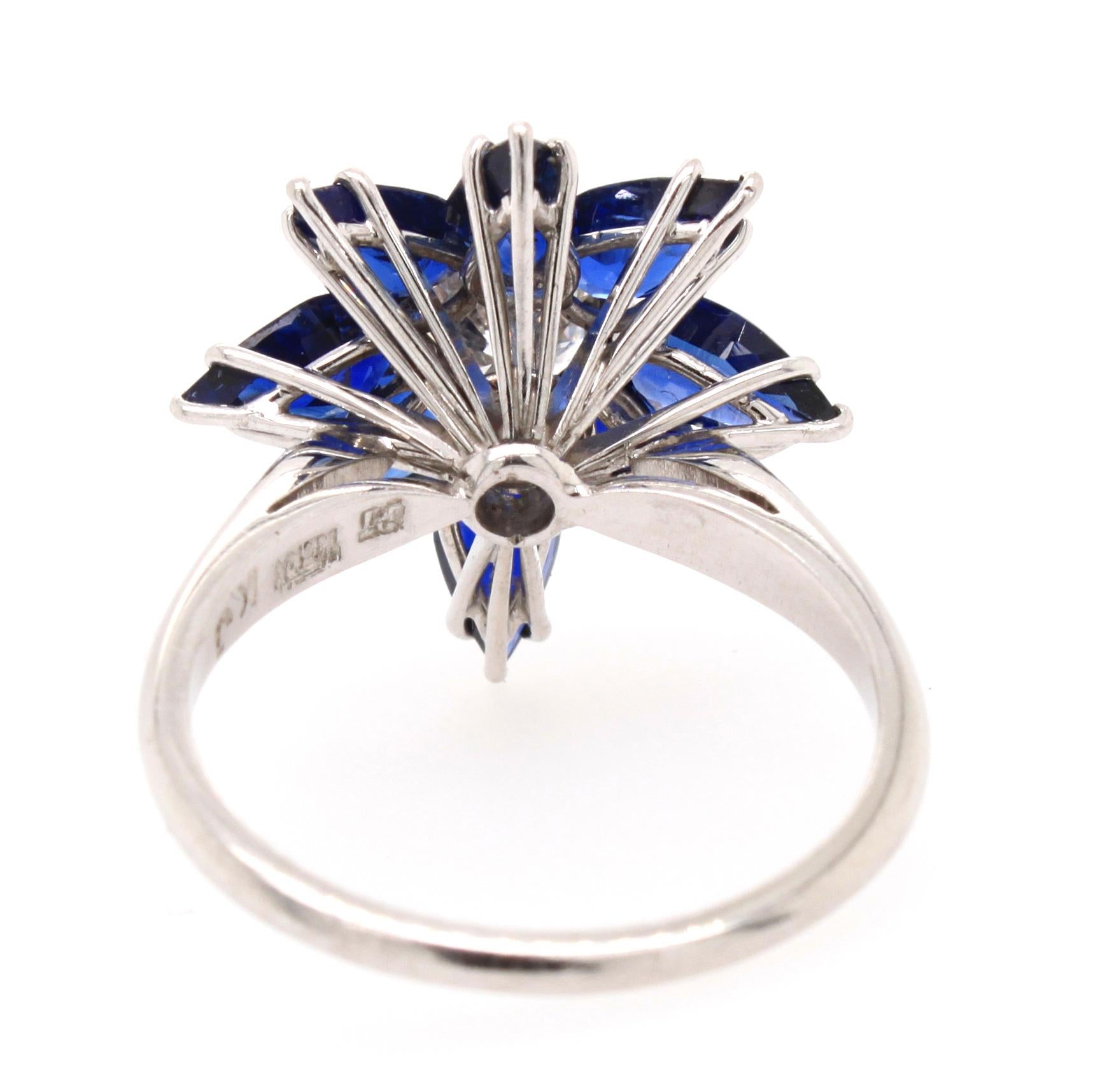 Diamond Sapphire Flower Cocktail Ring by Kern, 1980s In Excellent Condition In Idar-Oberstein, DE