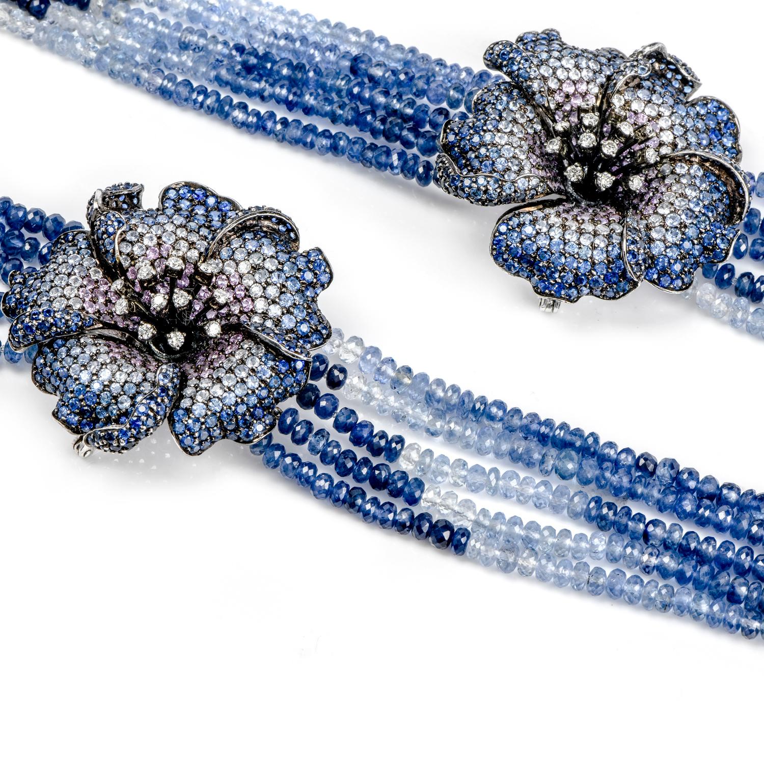  Mehrstrangige Perlenkette und Doppelblumenbroschen mit Diamanten, Saphiren und Goldperlen im Zustand „Hervorragend“ im Angebot in Miami, FL