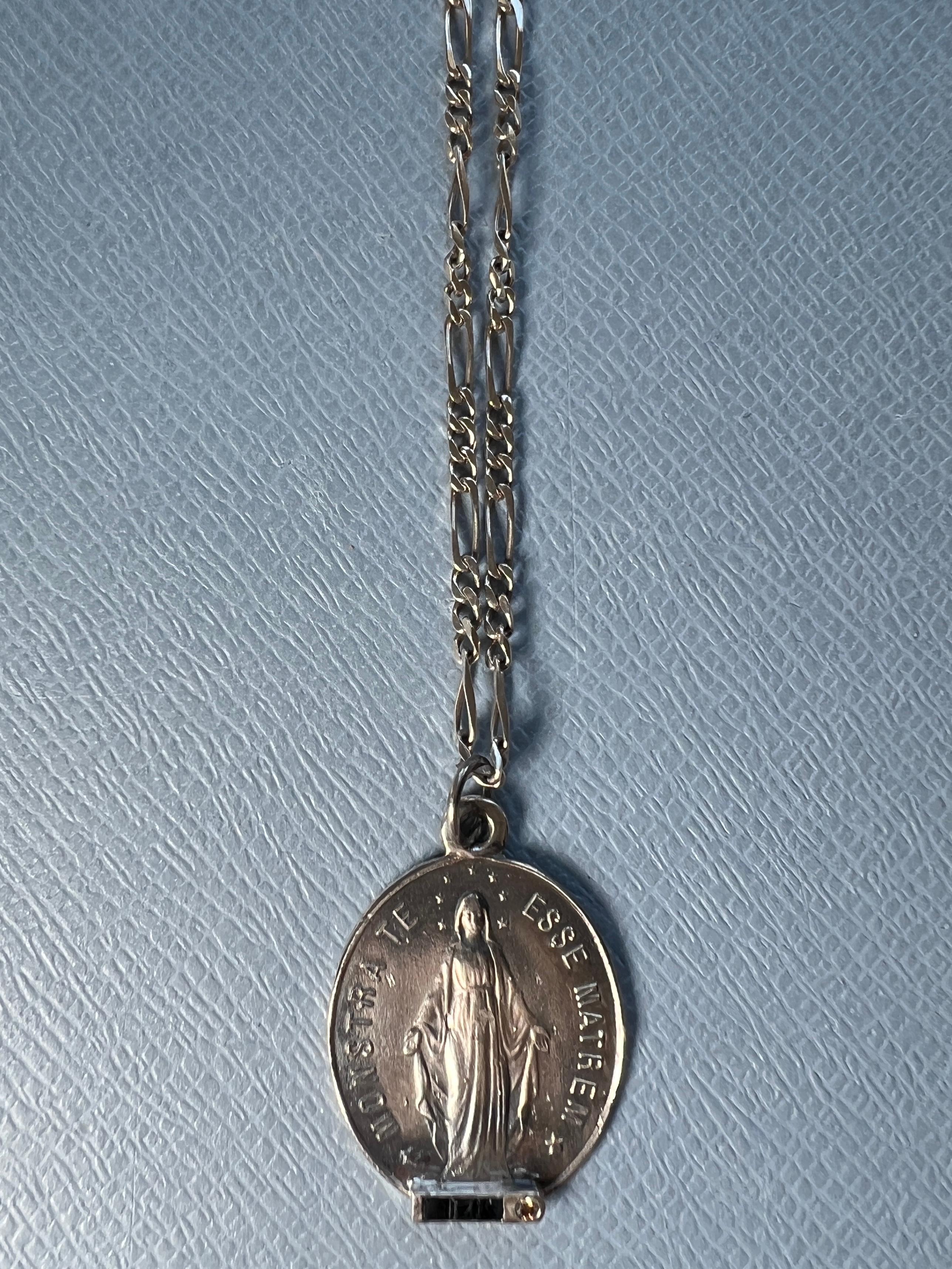 Mother Medal Sapphire Necklace In New Condition For Sale In Los Angeles, CA