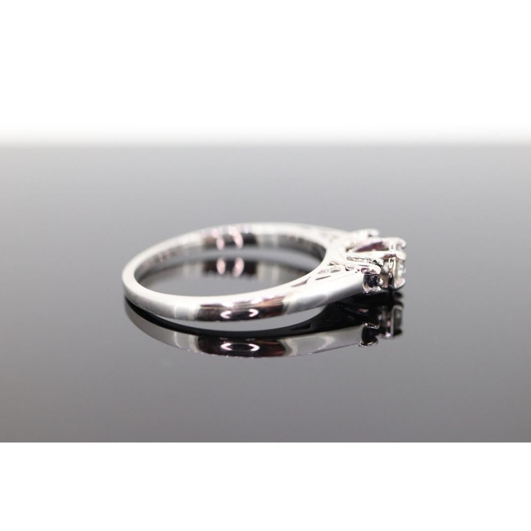 Diamant-Saphir-Ring. 14k Weißgold Diamant-Saphir- Solitär. Trilogie Trio Damen im Angebot