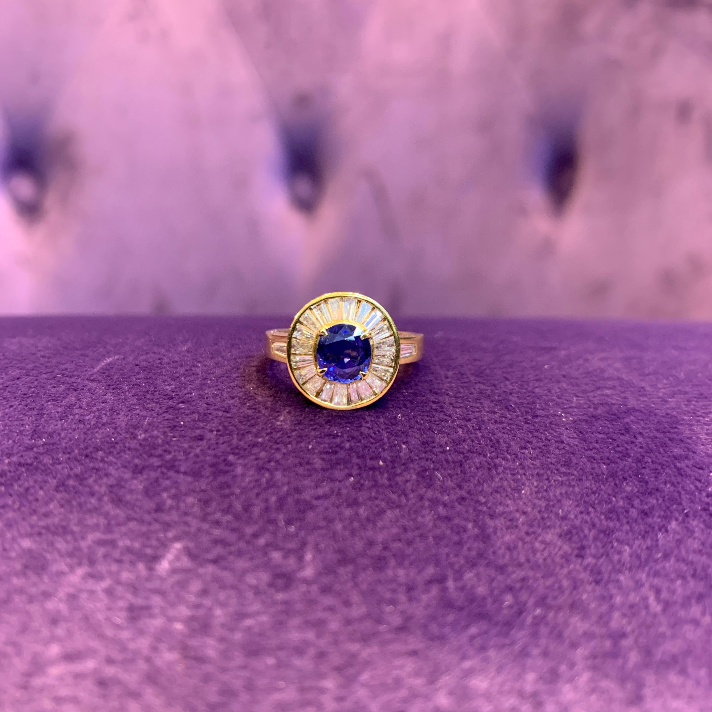 Women's Diamond & Sapphire Ring For Sale