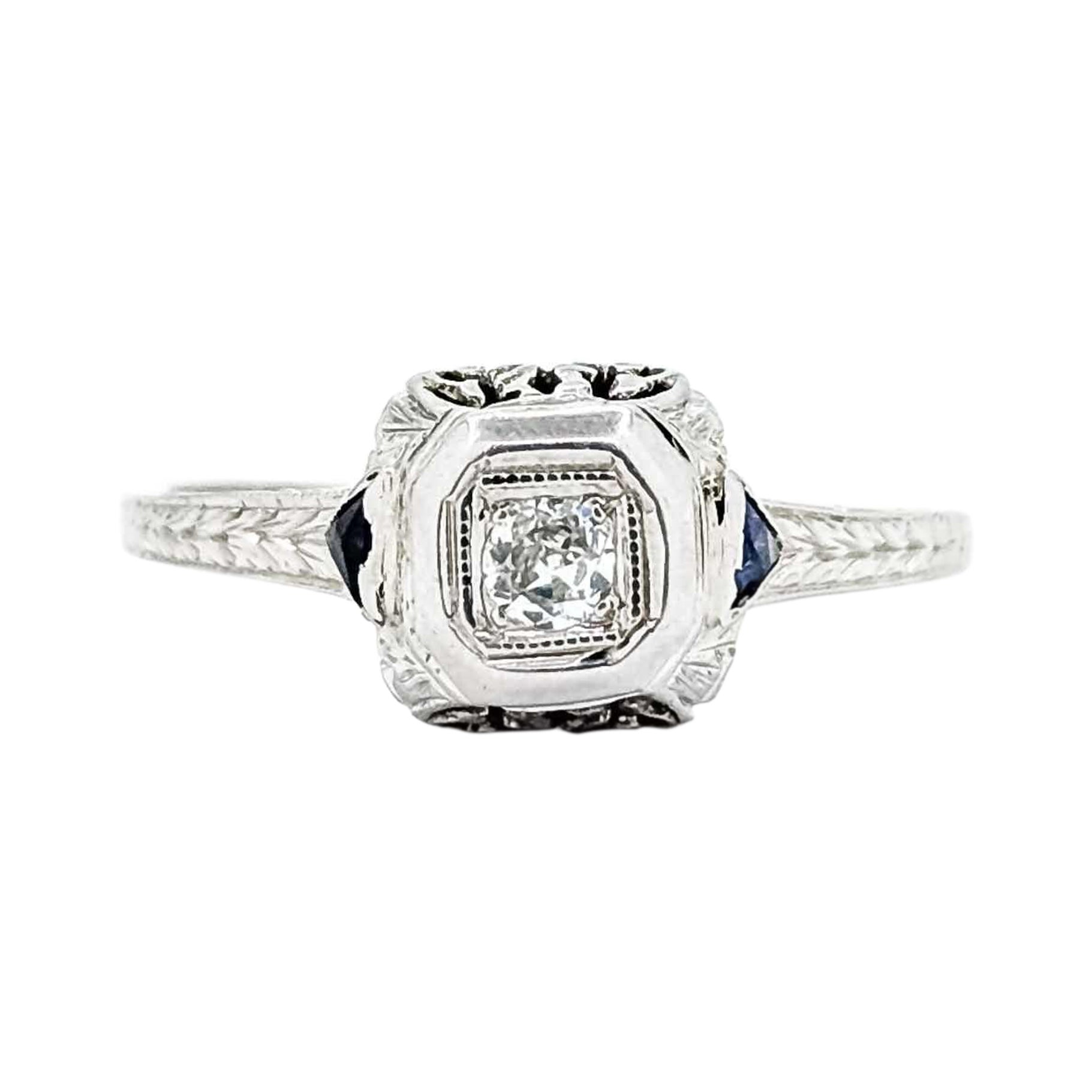 Anillo de Diamantes y Zafiro en Oro Blanco de 18k en venta