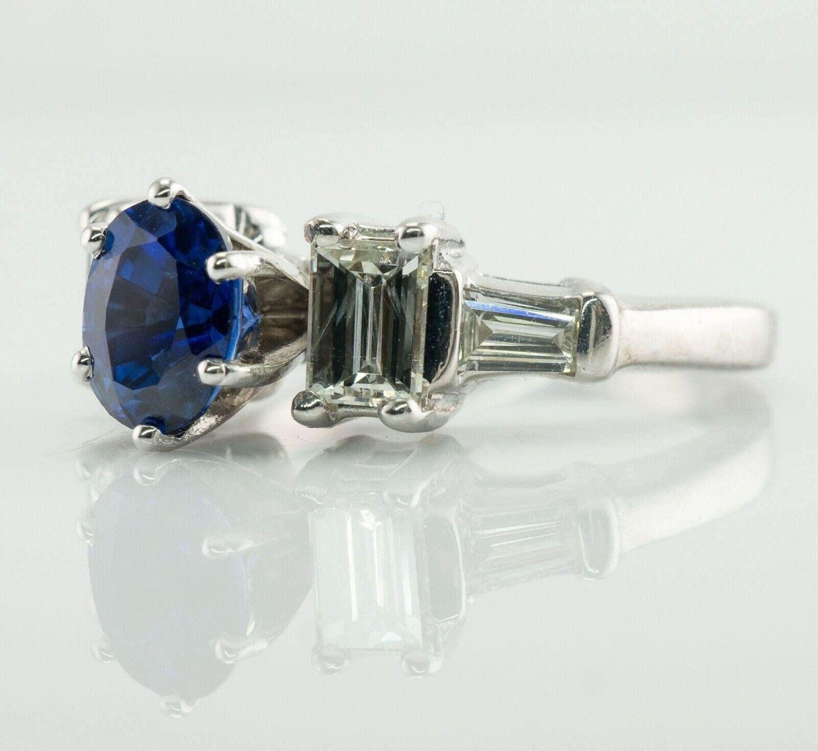 Anello con diamante e zaffiro Anello di fidanzamento in platino In condizioni buone in vendita a East Brunswick, NJ