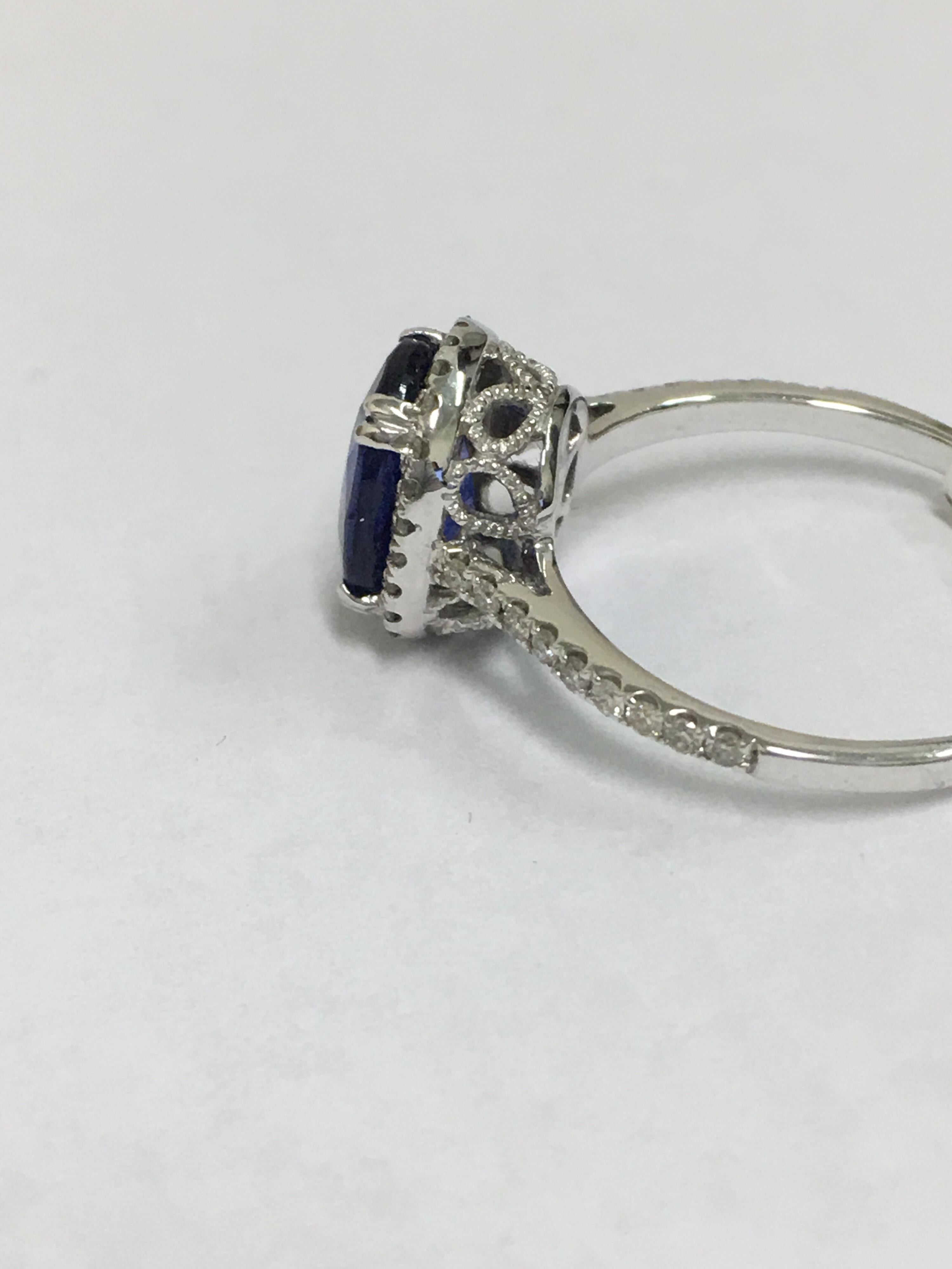 Diamond Sapphire Ring Set in Gold In New Condition In Trumbull, CT