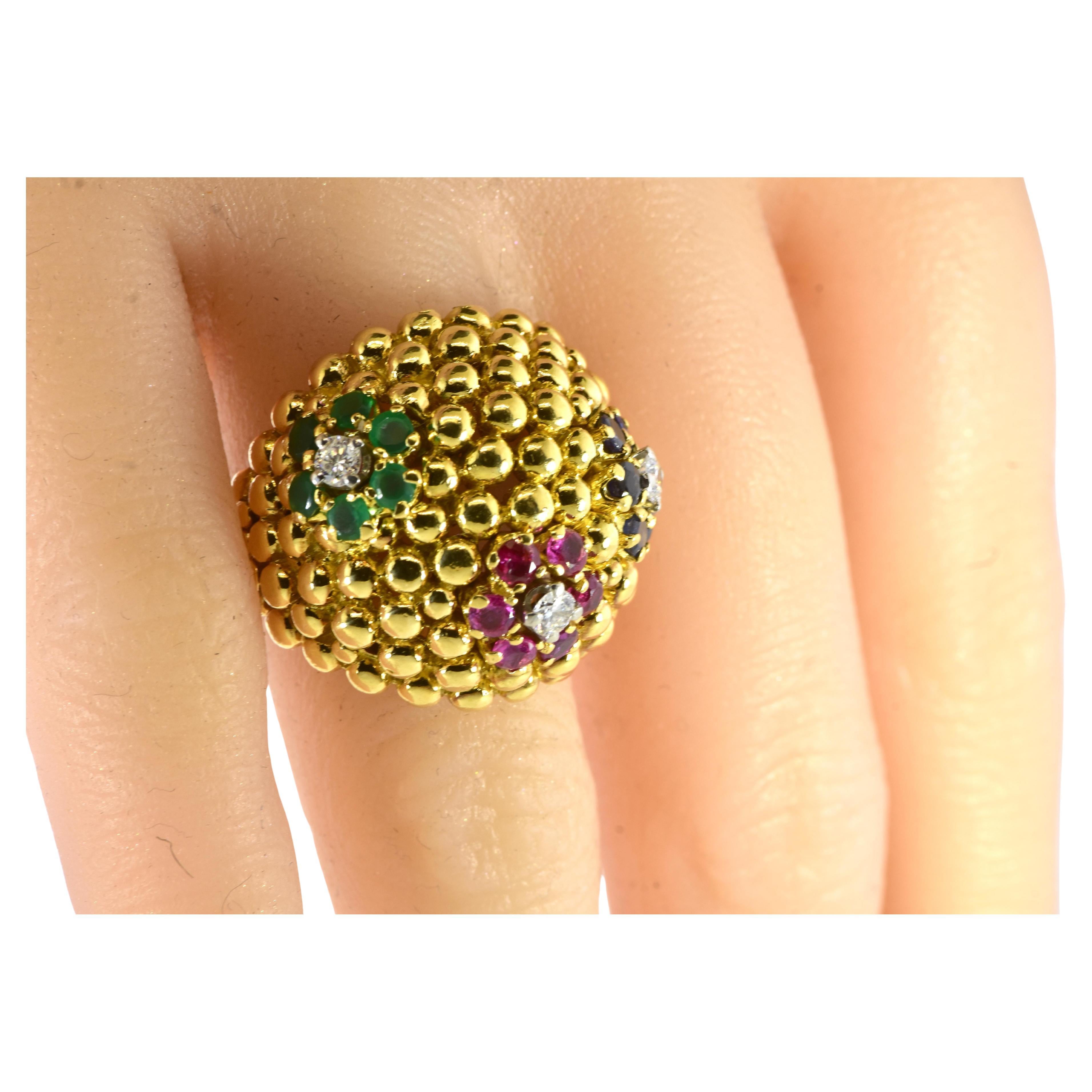 Anello con diamanti, zaffiri, rubini e smeraldi Vintage Bold 18 carati, C.C. 1960 in vendita