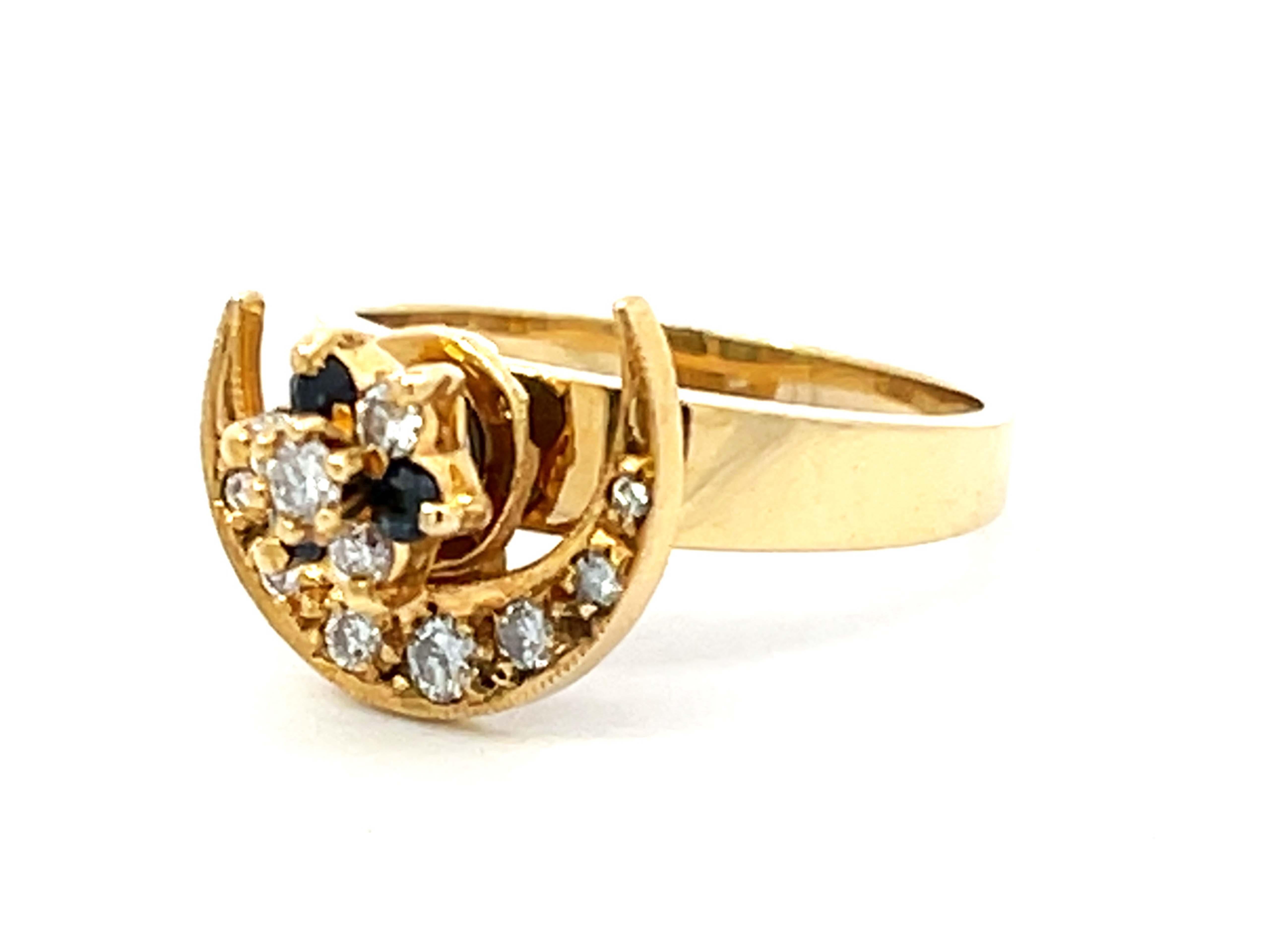 Diamond Sapphire Star and Moon Spinner Ring in 18K Yellow Gold In Excellent Condition For Sale In Honolulu, HI