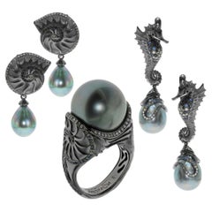 Diamond Sapphire Tahiti Pearl 18 Karat Black Gold Seahorse Suite