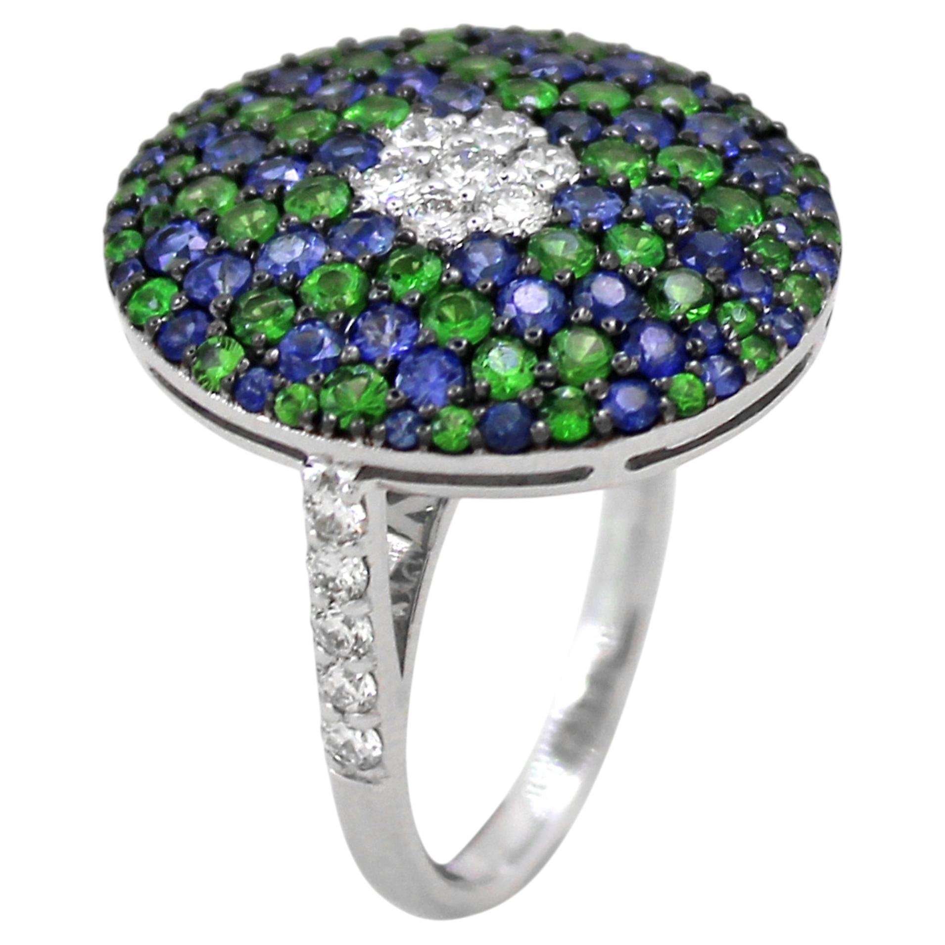 Anello a cupola con zaffiro e zaffiro e tsavorite in vendita