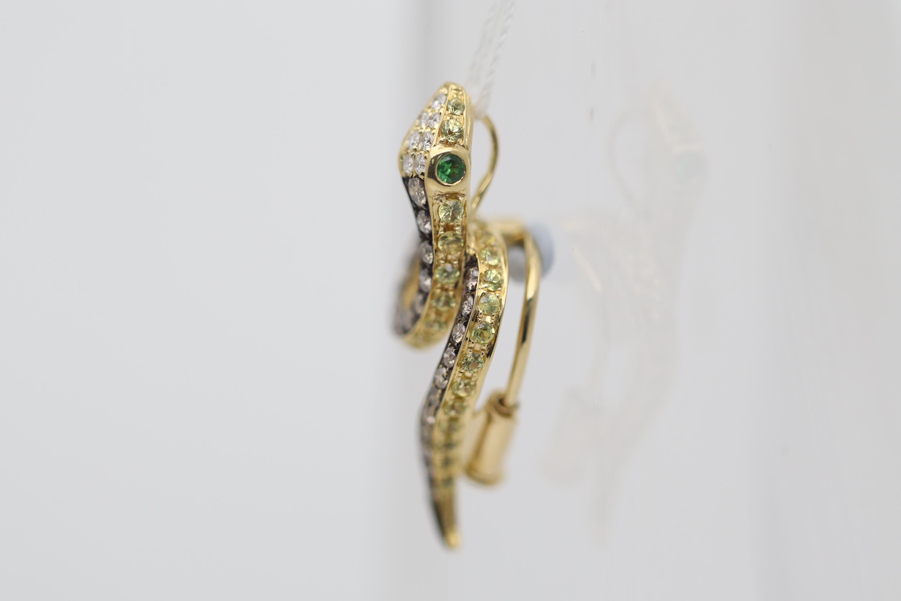 Diamond Sapphire Tsavorite Gold Snake Pendant-Pin In New Condition In Beverly Hills, CA