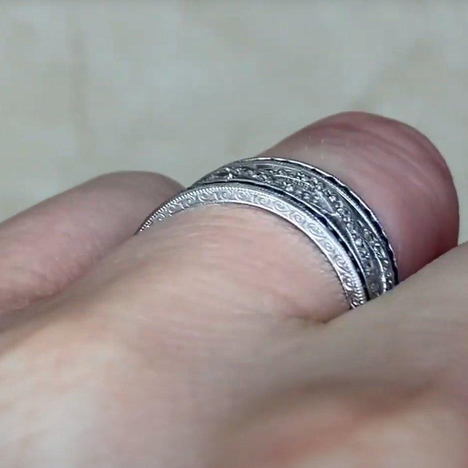 Fede nuziale con diamante e zaffiro, diamante brillante (circa 0,7 carati), platino In condizioni ottime in vendita a New York, NY