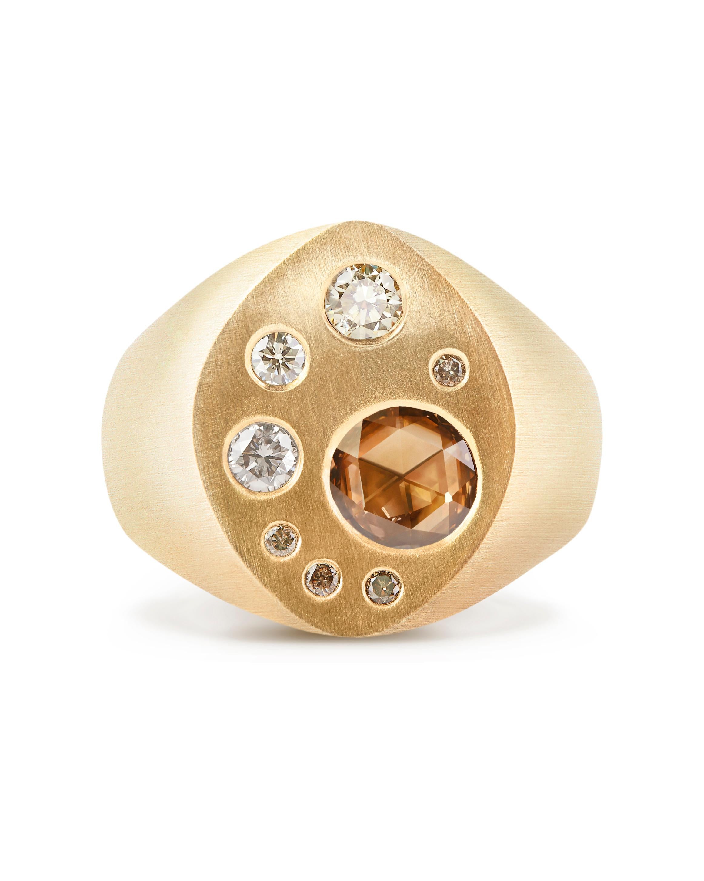 Bague de signet en or 9 carats avec dispersion de diamants par Allison Bryan Neuf - En vente à London, GB