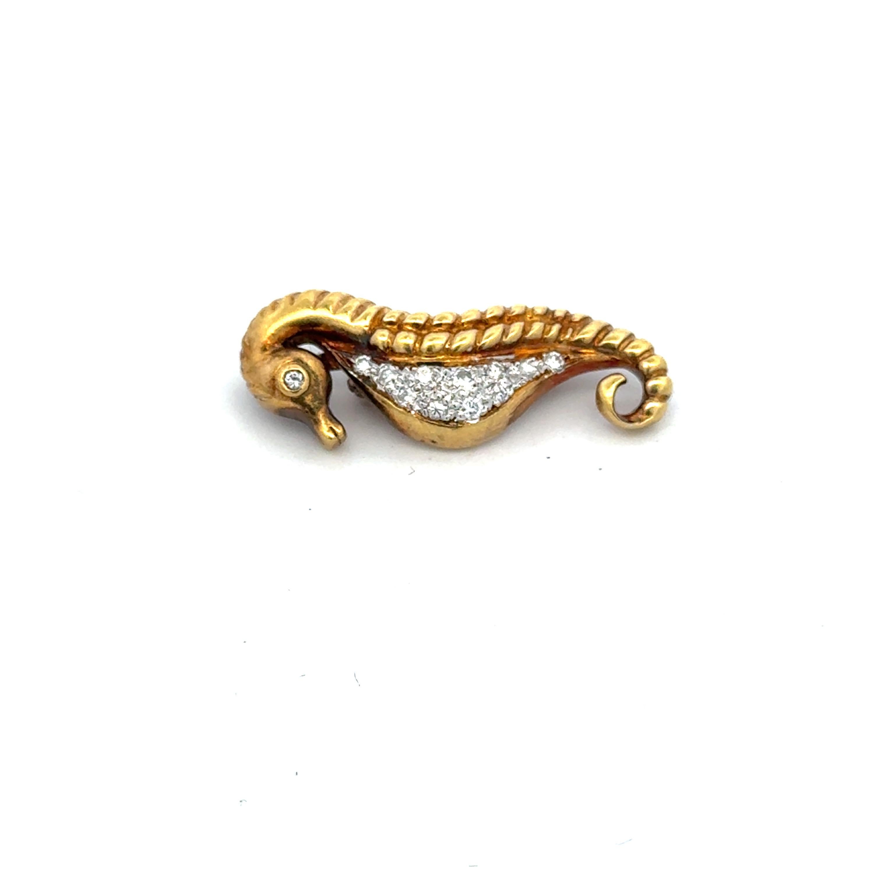 Contemporary Diamond Seahorse Pin Brooch 0.40 Carats 18 Karat Yellow Gold For Sale