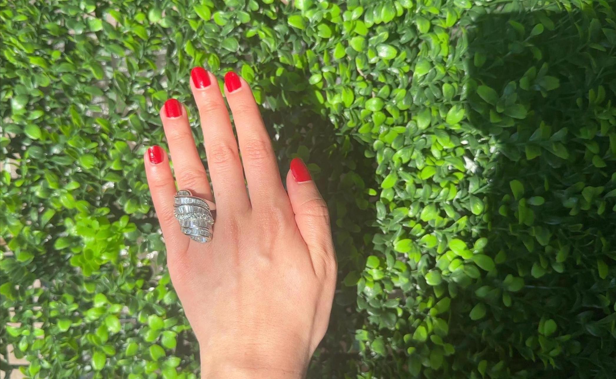 Diamond Seashell Ring In New Condition For Sale In New York, NY
