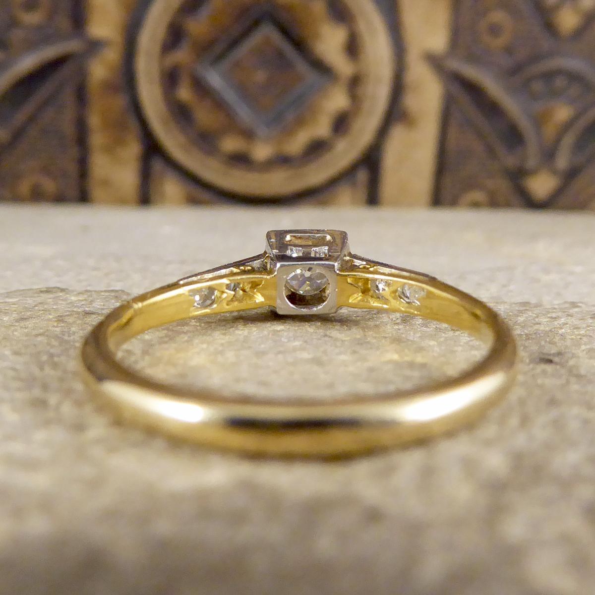 Diamond Set Art Deco Square Faced Solitaire Ring in Platinum & 18ct Yellow Gold In Good Condition In Yorkshire, West Yorkshire