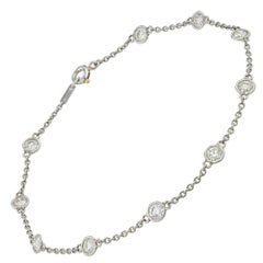 Kettenarmband mit Stecknadel