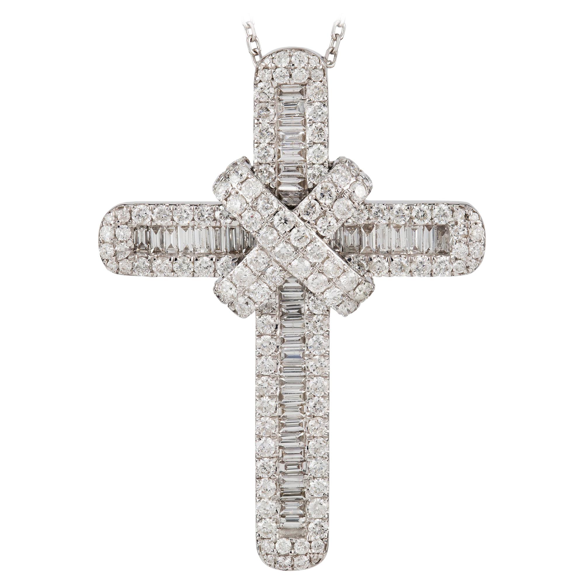 Pendentif croix serti de diamants