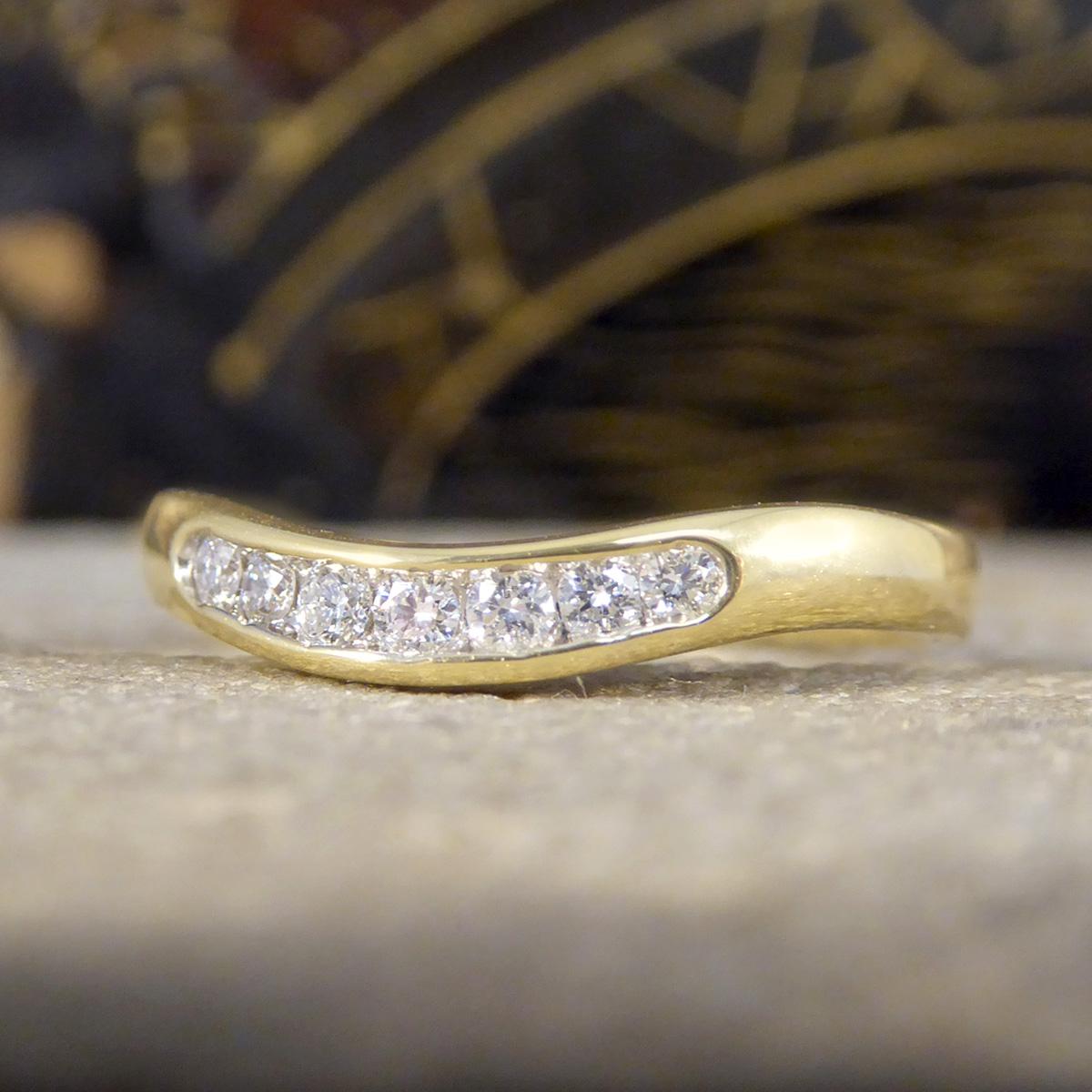 Diamond Set Curved Wishbone Ring in Yellow Gold In New Condition For Sale In Yorkshire, West Yorkshire