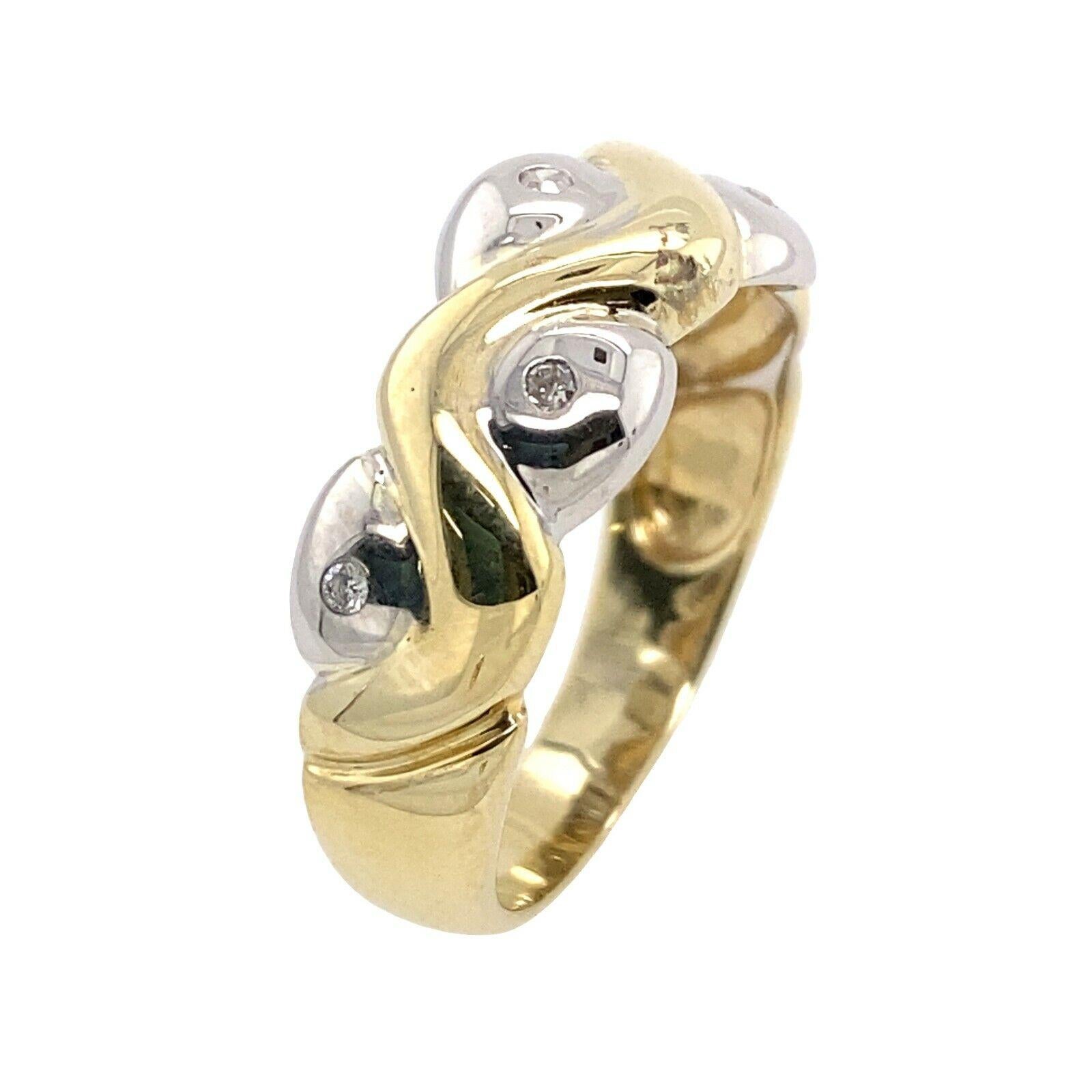 9ct Gelb &Weiß Gott Diamond Set Kleid Ring

Dieser elegante, mit Diamanten besetzte Ring ist mit 0,125ct Diamanten besetzt. Der Ring besteht aus 9 Karat Gelb- und Weißgold und ist das perfekte Geschenk für alle, die einen schlichten und eleganten