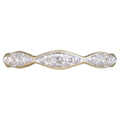 Geometrischer halber Eternity-Ring aus Gelbgold mit Diamantenbesatz