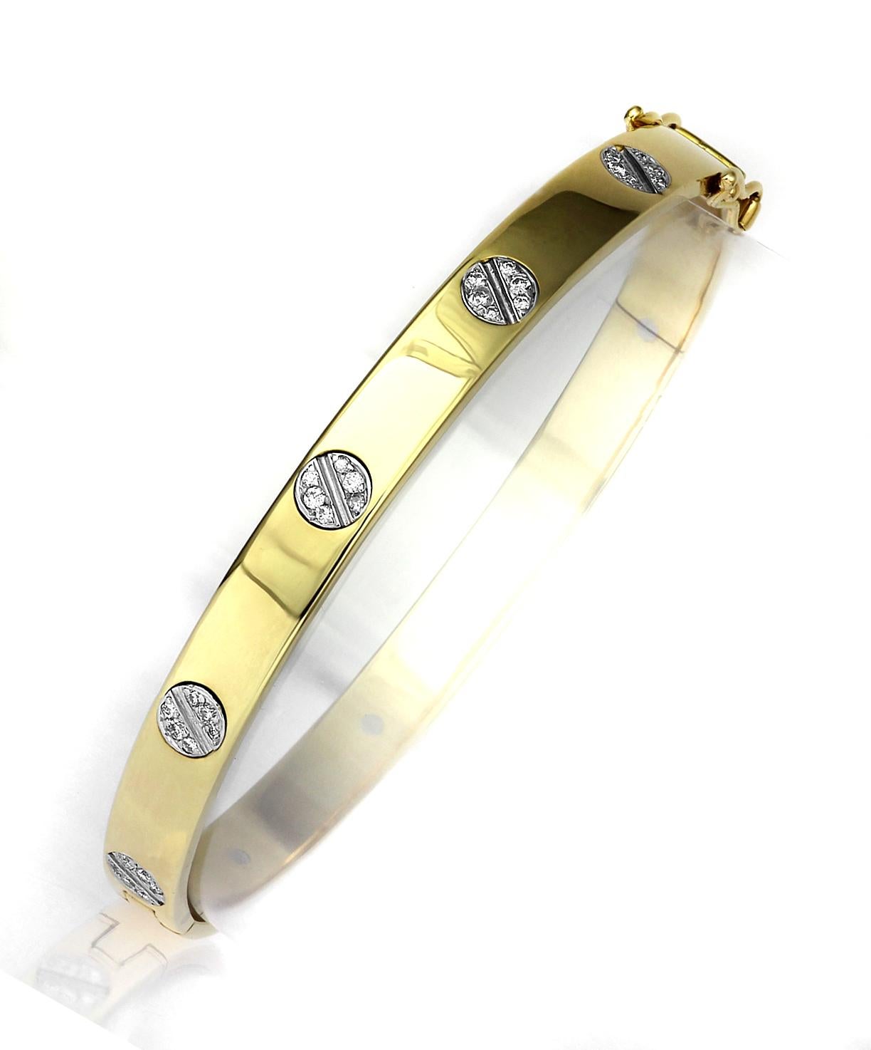 Diamantbesetzter Love Armreif, Schraubmotiv in Bimetall 18 Karat Weiß- und Gelbgold (Moderne) im Angebot