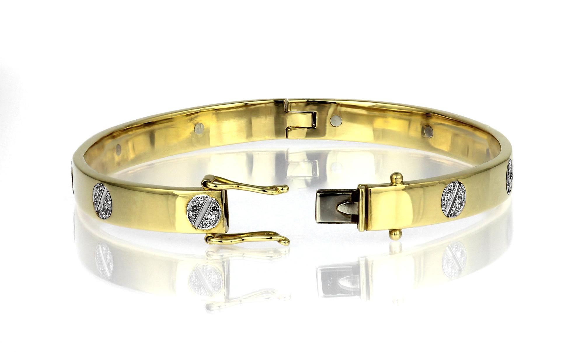 Taille brillant Bracelet de style classique en bimétal 18ct avec diamant et motif de vis en vente