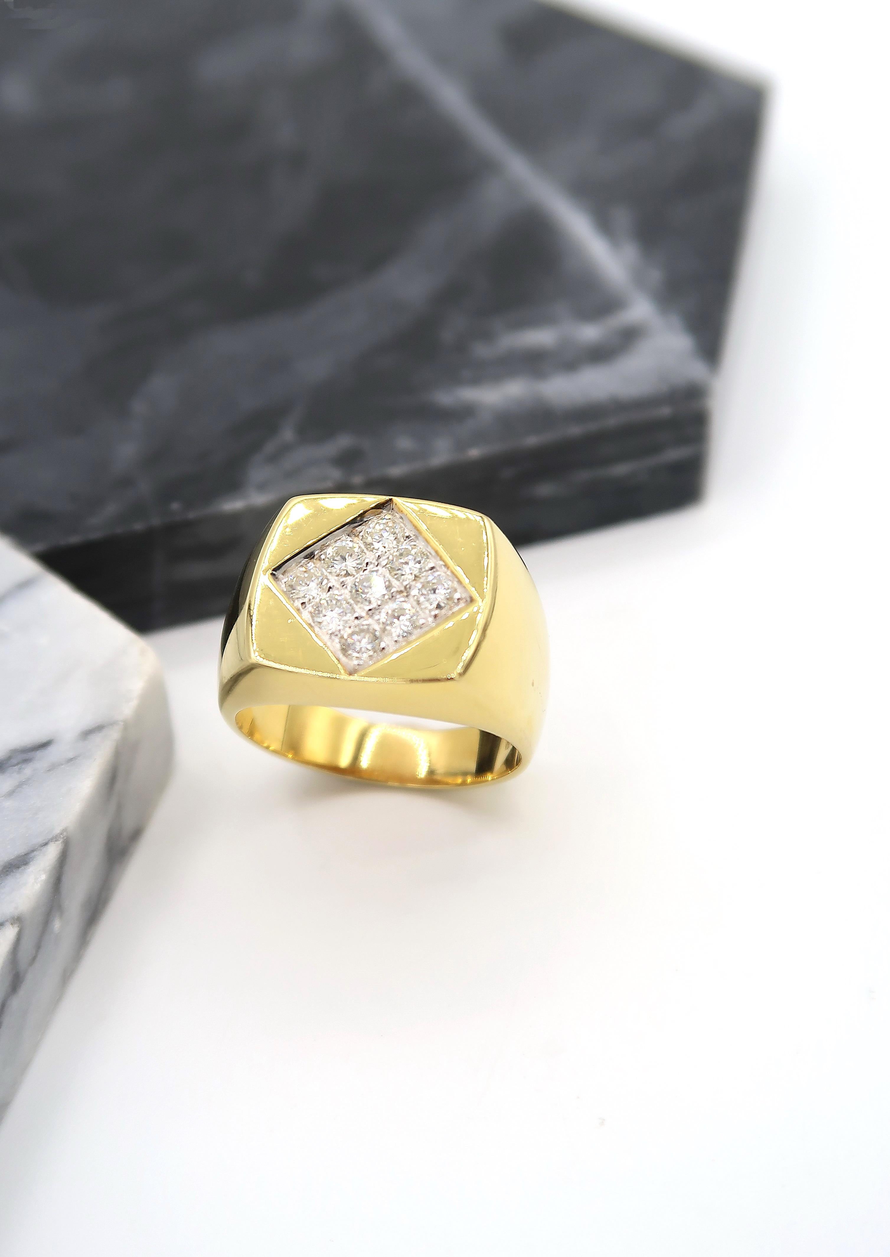 Diamond-set Square 18 Karat Yellow Gold Men's Signet Ring

Please let us know should you wish to have the ring resized or engraved. 
Ring size: US 8, UK P

Diamond: 0.76ct.
Gold: 18K 10.60g.
