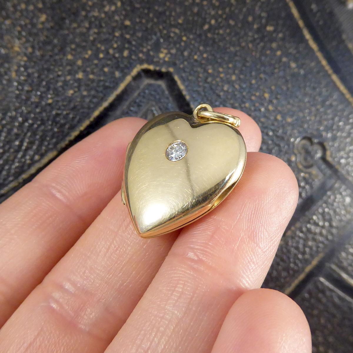 Diamond Set Vintage 9ct Yellow Gold Heart Locket Pendant In Fair Condition In Yorkshire, West Yorkshire