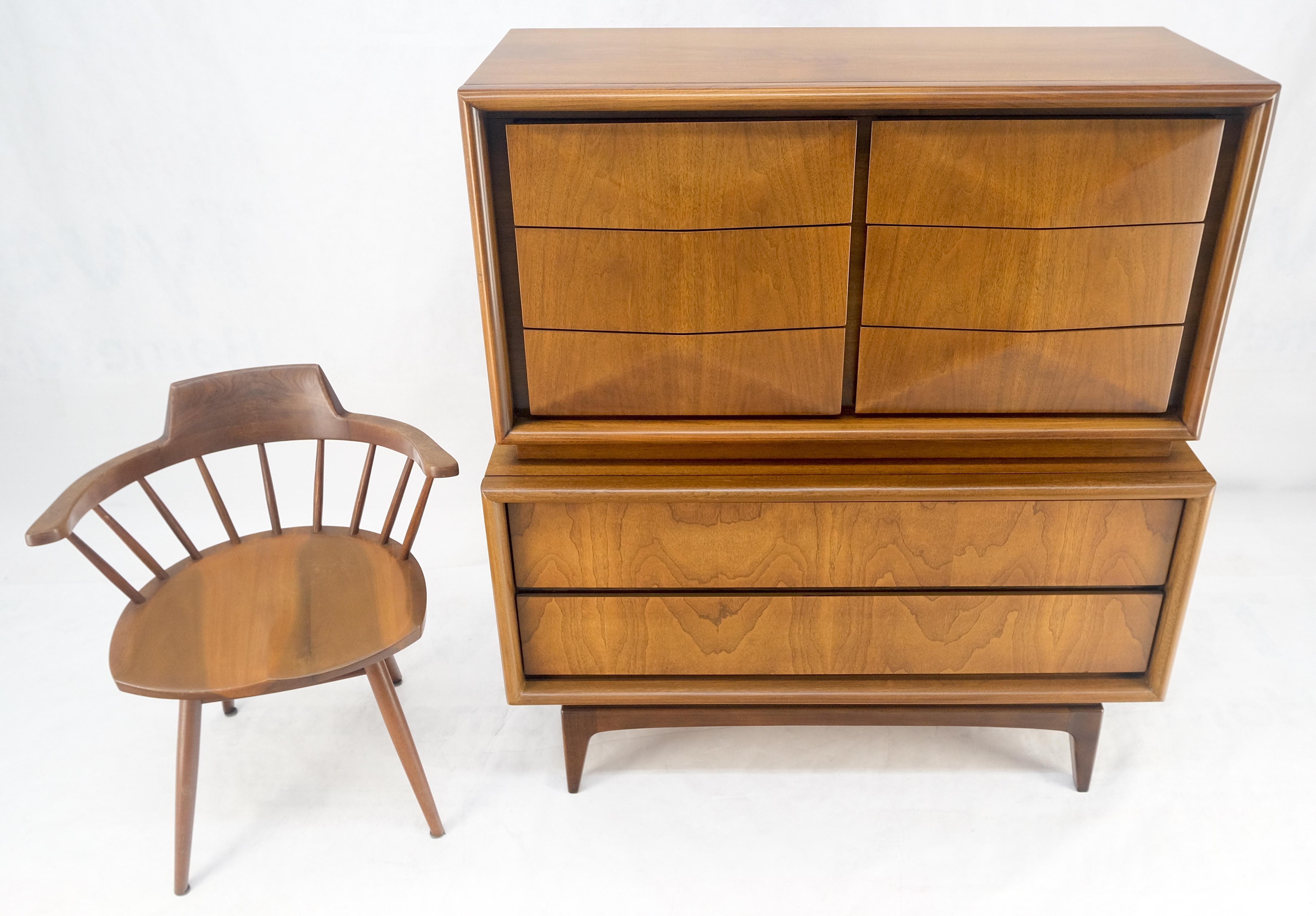 Cassetti frontali a forma di diamante Cassettone alto in noce del Mid Century Modern Dresser MINT! In condizioni buone in vendita a Rockaway, NJ