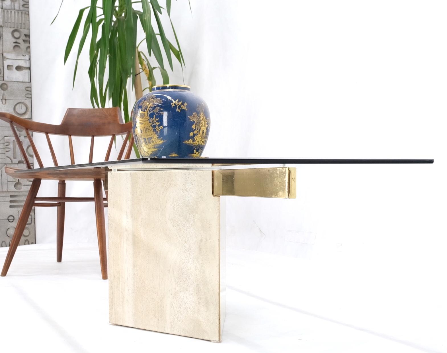 Table basse rectangulaire menthe à piédestal en forme de diamant et base en travertin avec plateau en verre en vente 2