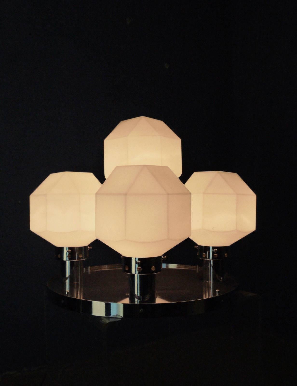 Wand-/Hanging-Lampe in Diamantform, um 1970 (Deutsch) im Angebot