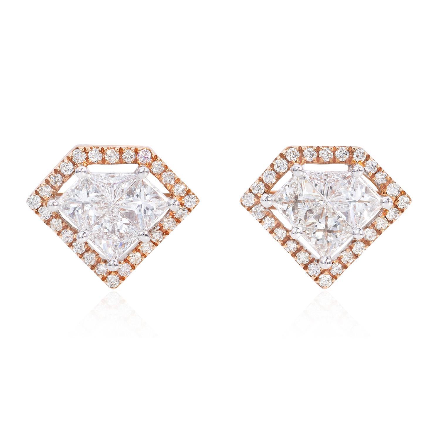 Diamond Shaped 18K Gold Earring In New Condition For Sale In New York, NY