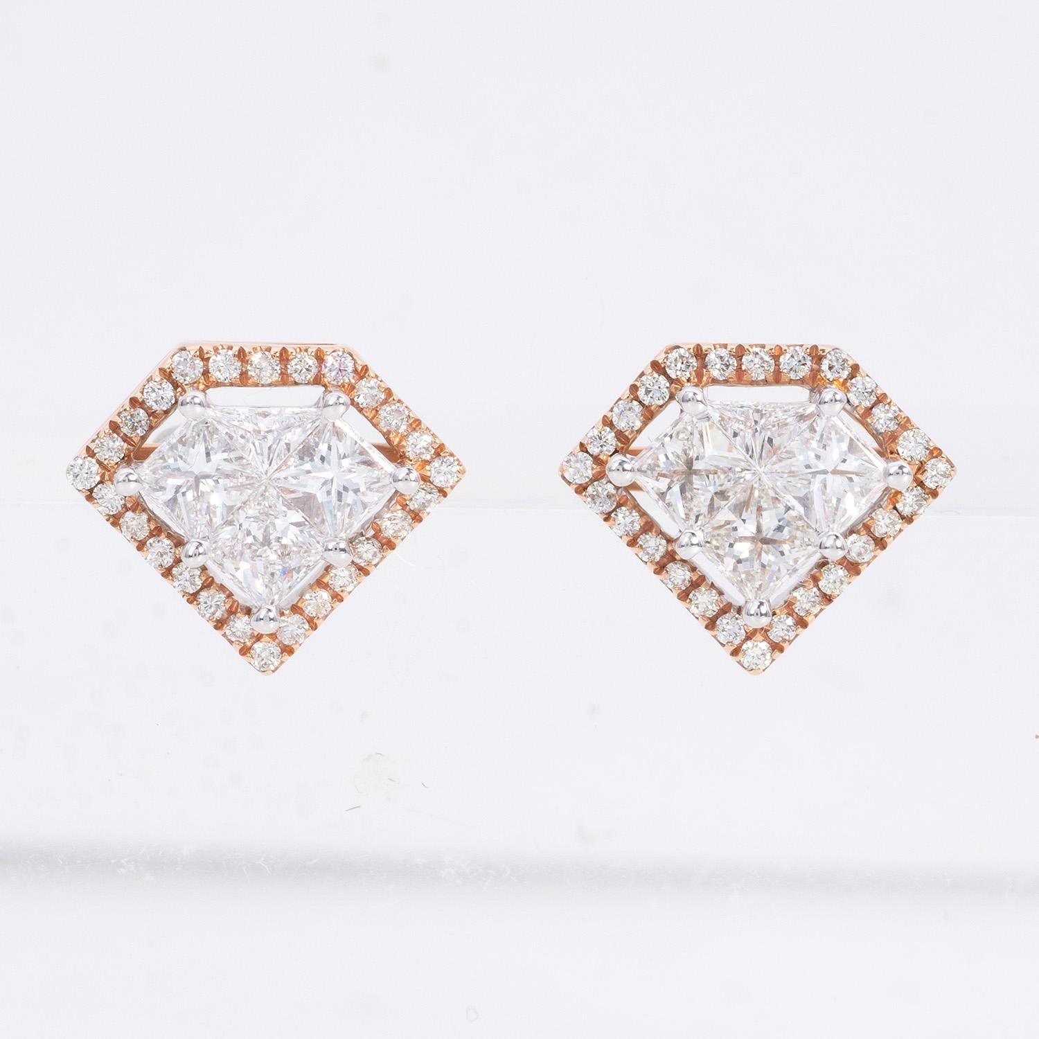 Women's Diamond Shaped 18K Gold Earring For Sale