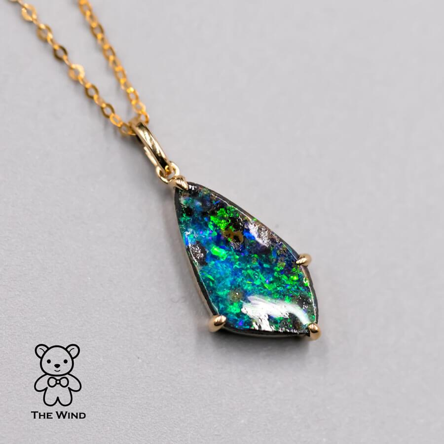 Diamant-Halskette mit australischem Boulder-Opal-Anhänger aus 18 Karat Gelbgold mit Diamanten (Brillantschliff)