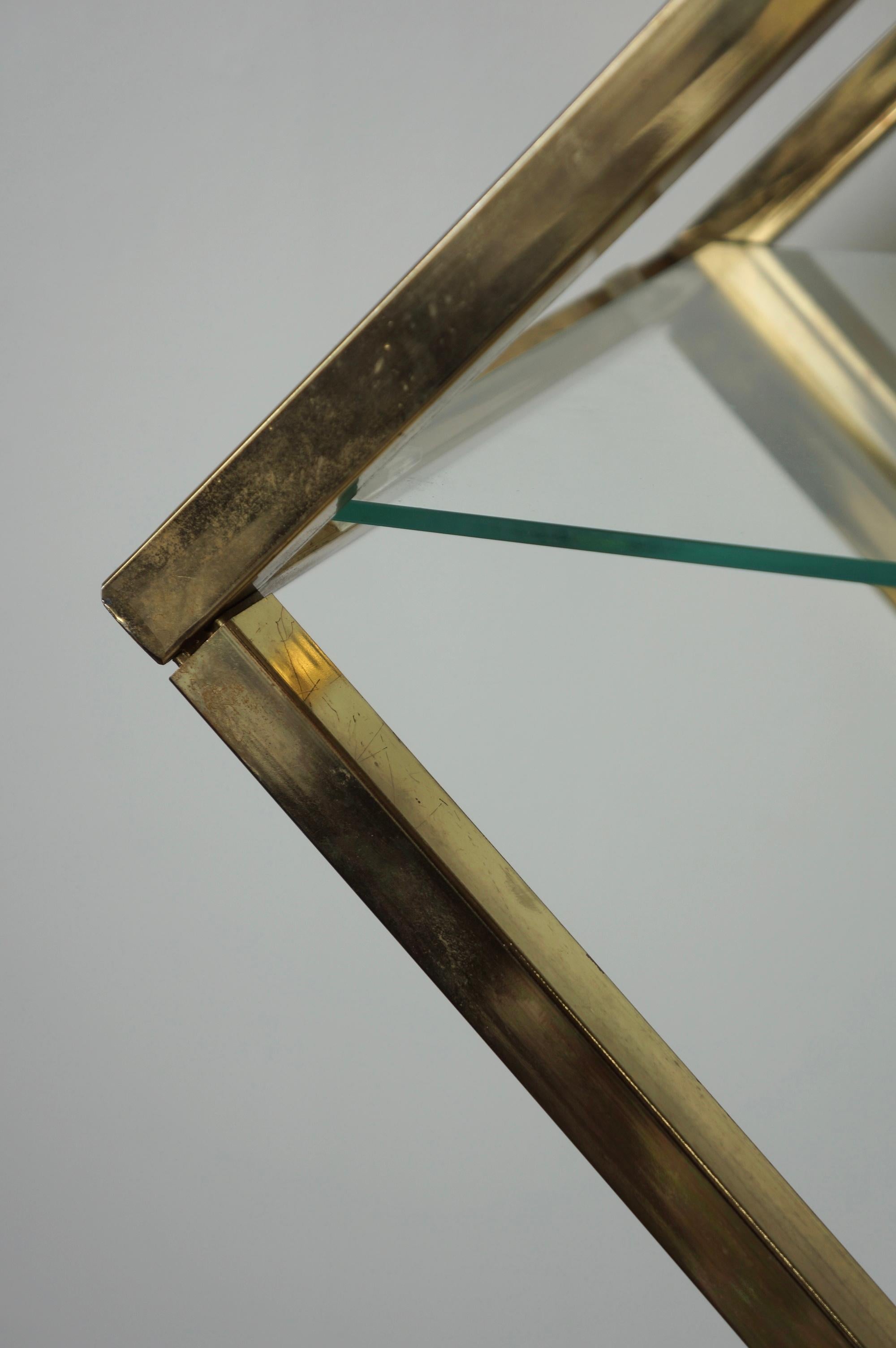 Diamond shaped brass etagere shelf In Fair Condition In Toronto, ON