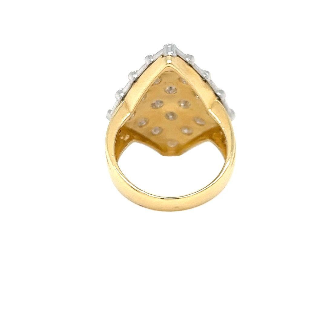 Anello in oro e diamanti bicolore a forma di diamante In condizioni buone in vendita a Coral Gables, FL