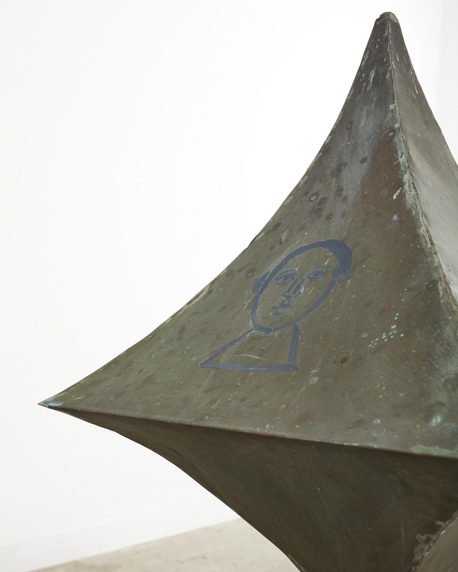 Épi de faîtage en zinc en forme de diamant ou ornement de jardin Sculpture Abîmé - En vente à Rio Vista, CA