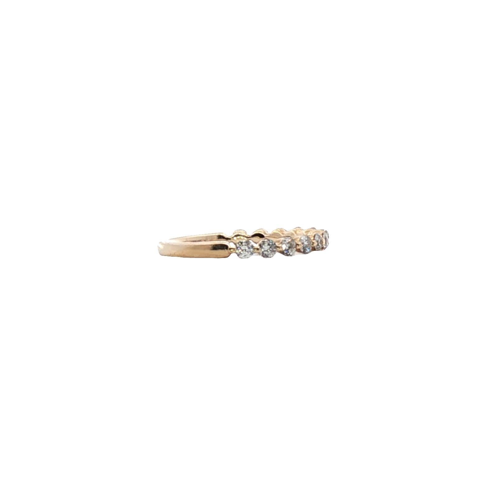 Gemeinsamer Diamantring 14 Karat Gelbgold Moderner Bandring im Angebot 2