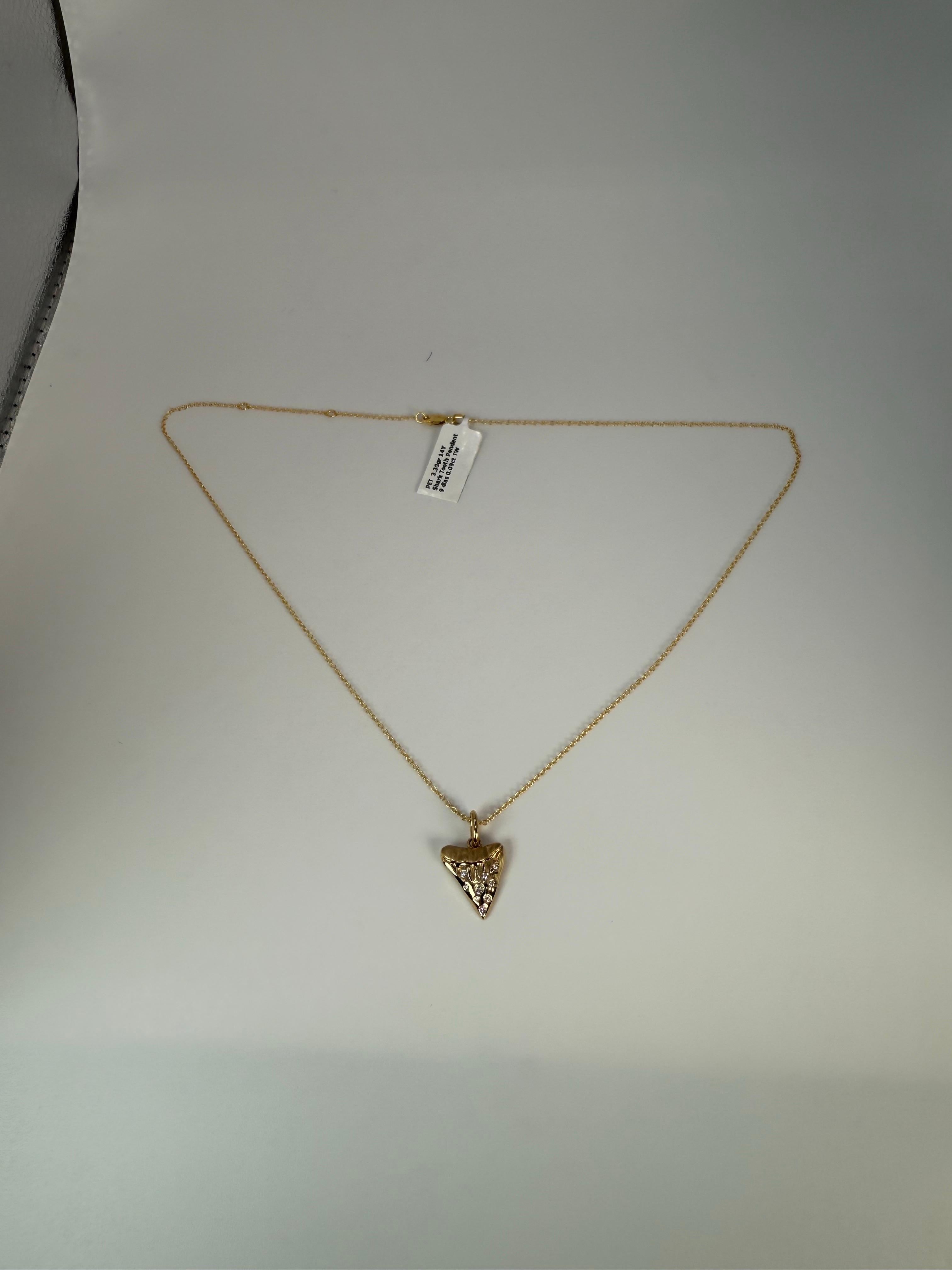 Dent de requin en diamant or 14KT Neuf - En vente à Jupiter, FL