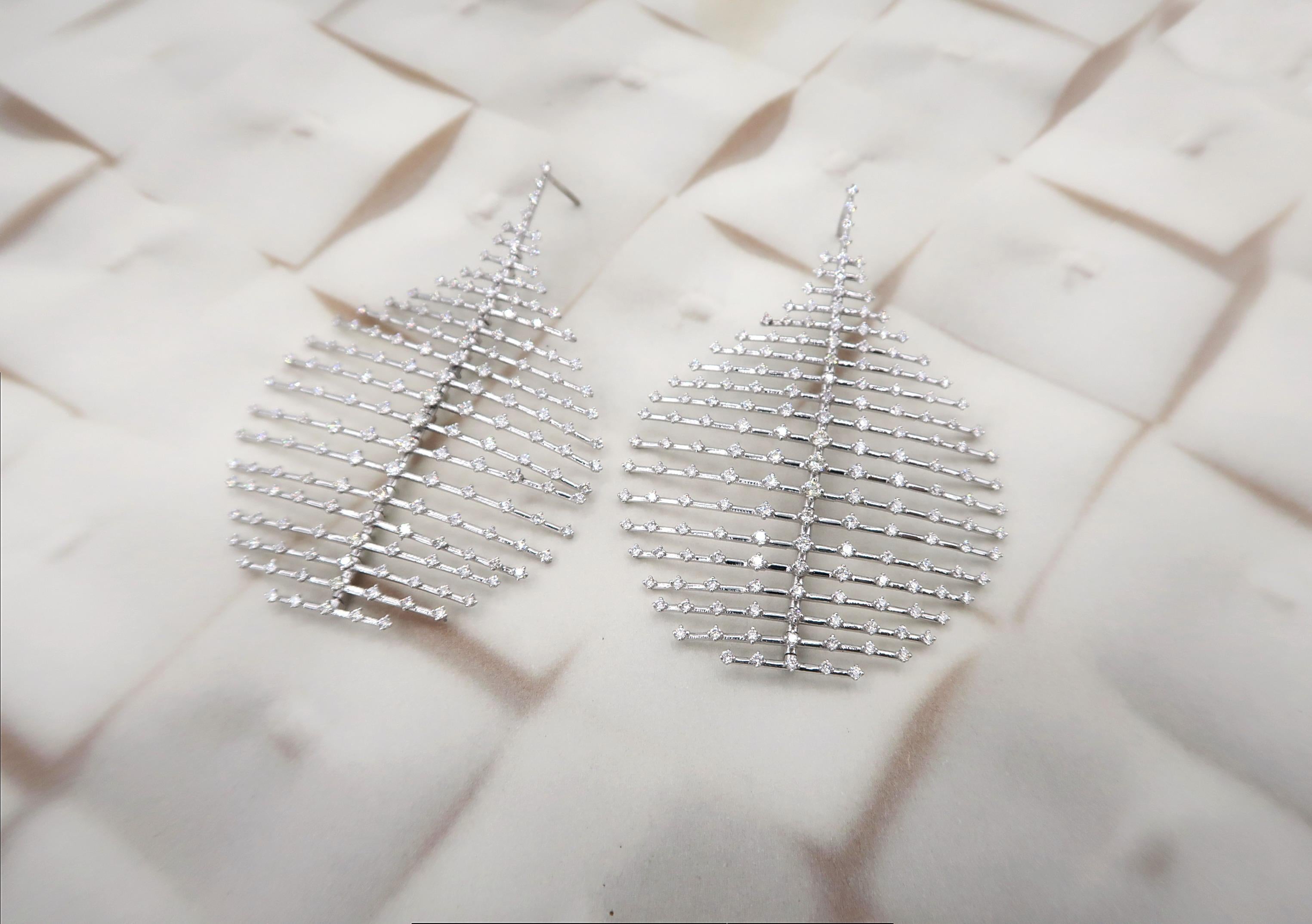 Contemporary Diamond Shimmering Ripple Mobile Earrings in 18 Karat White Gold