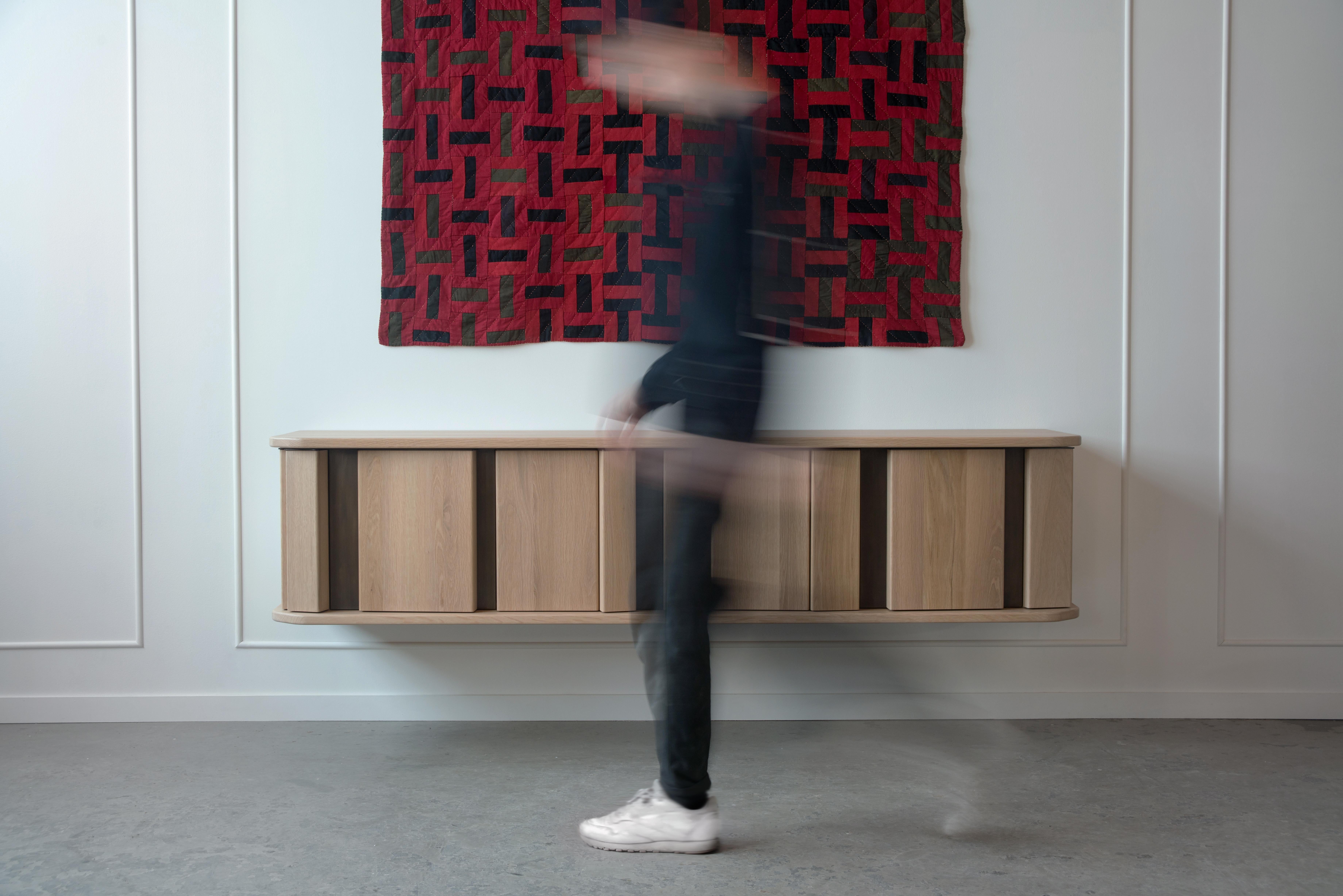 Sideboard aus weißer Eiche und antiker Bronze mit Diamanten von Simon Johns im Zustand „Neu“ im Angebot in East-Bolton, Quebec