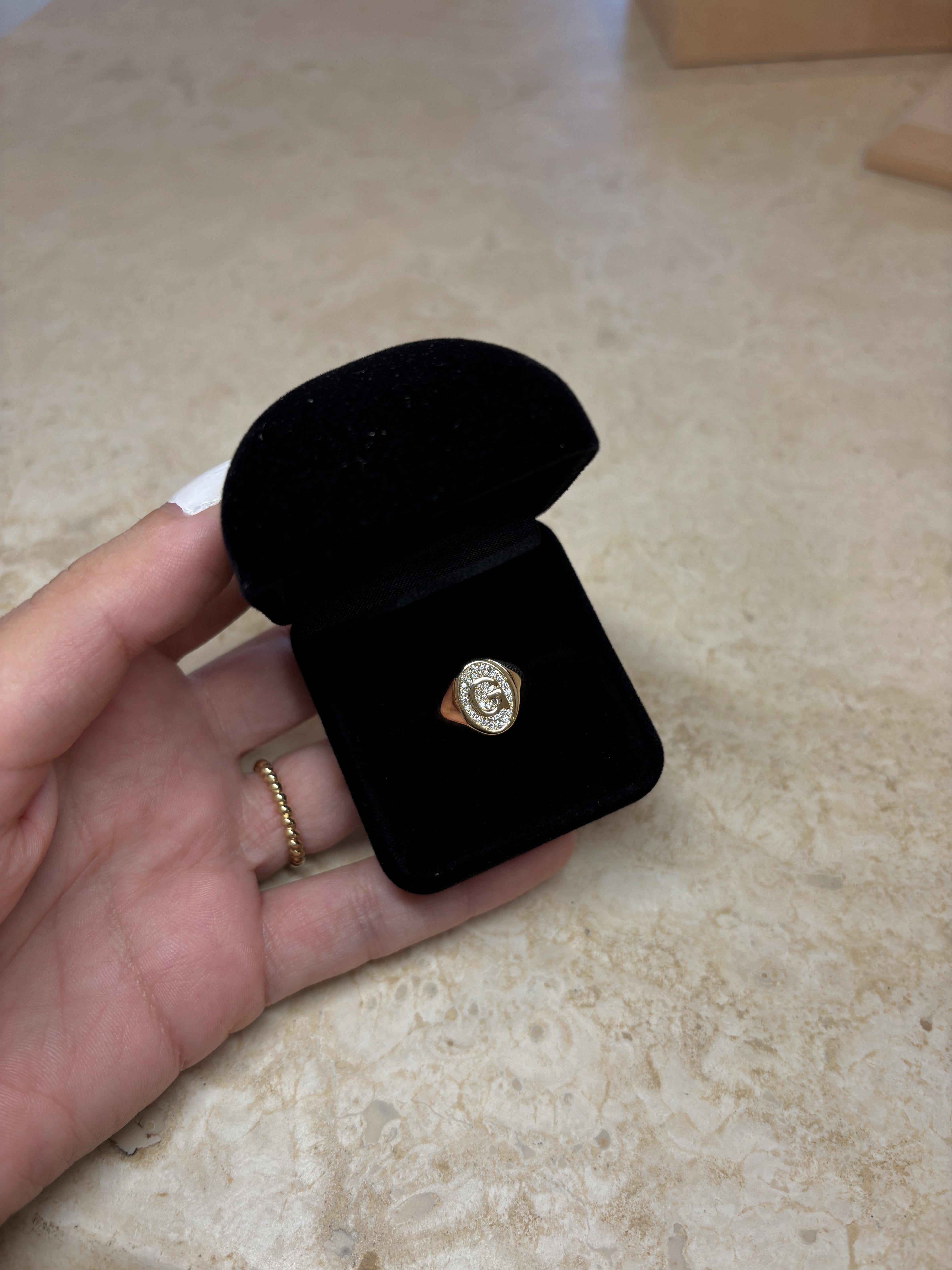Letra G, Anillo de sello de diamantes 0,19cts, Oro amarillo de 18 quilates, 3,5g de oro en Nuevo estado para la venta en Nicosia, CY