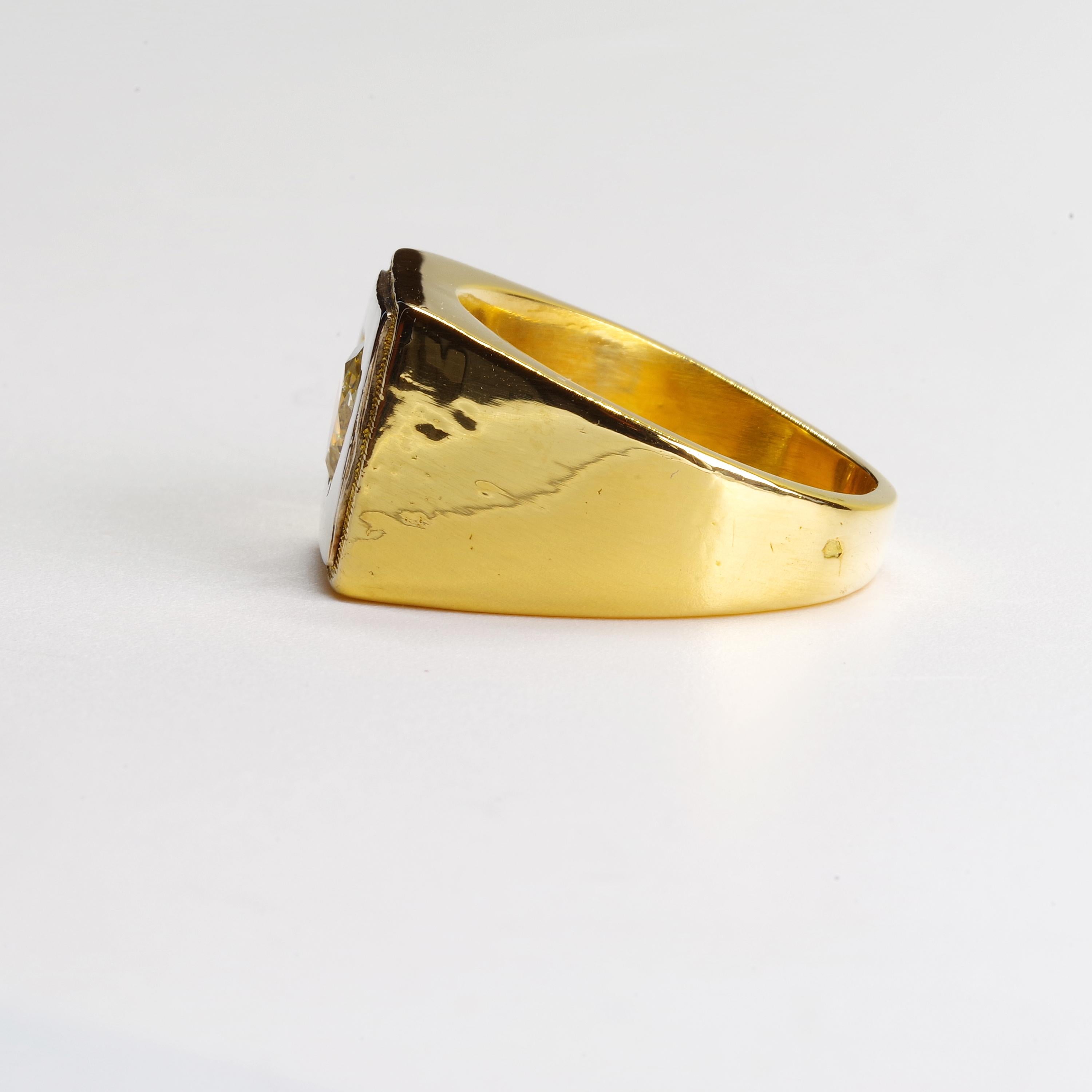 Diamond Signet Ring from France, circa 1940 2