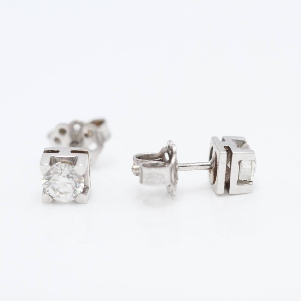 Taglio brillante Orecchini Sleepyhead con diamanti in oro bianco in vendita