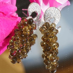 Brilliant 1.31 ct W/VS Smokey Quartz Earrings White Gold in the Shape of Grapes