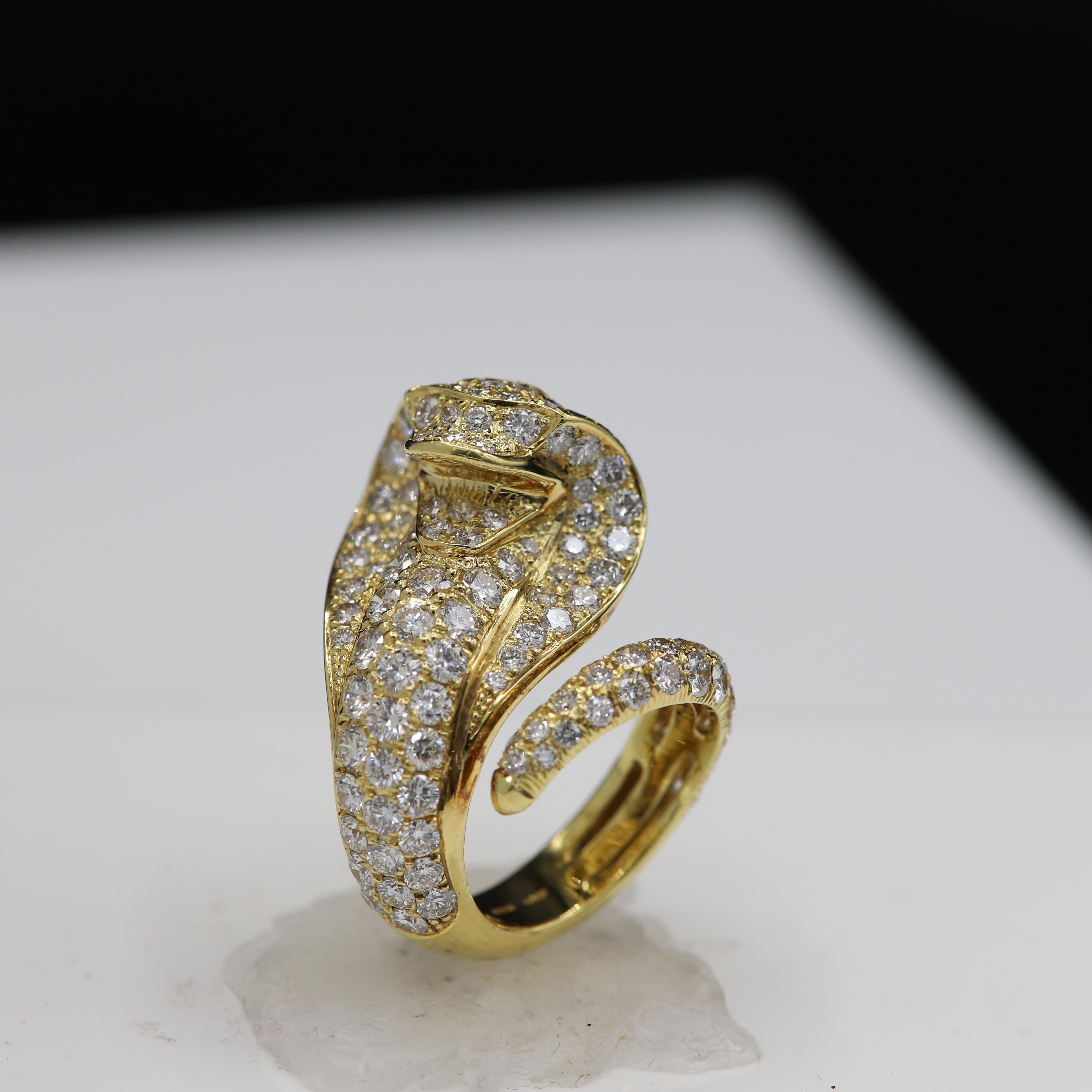 Diamond Snake Ring 18 Karat Yellow Gold Snake For Sale 1