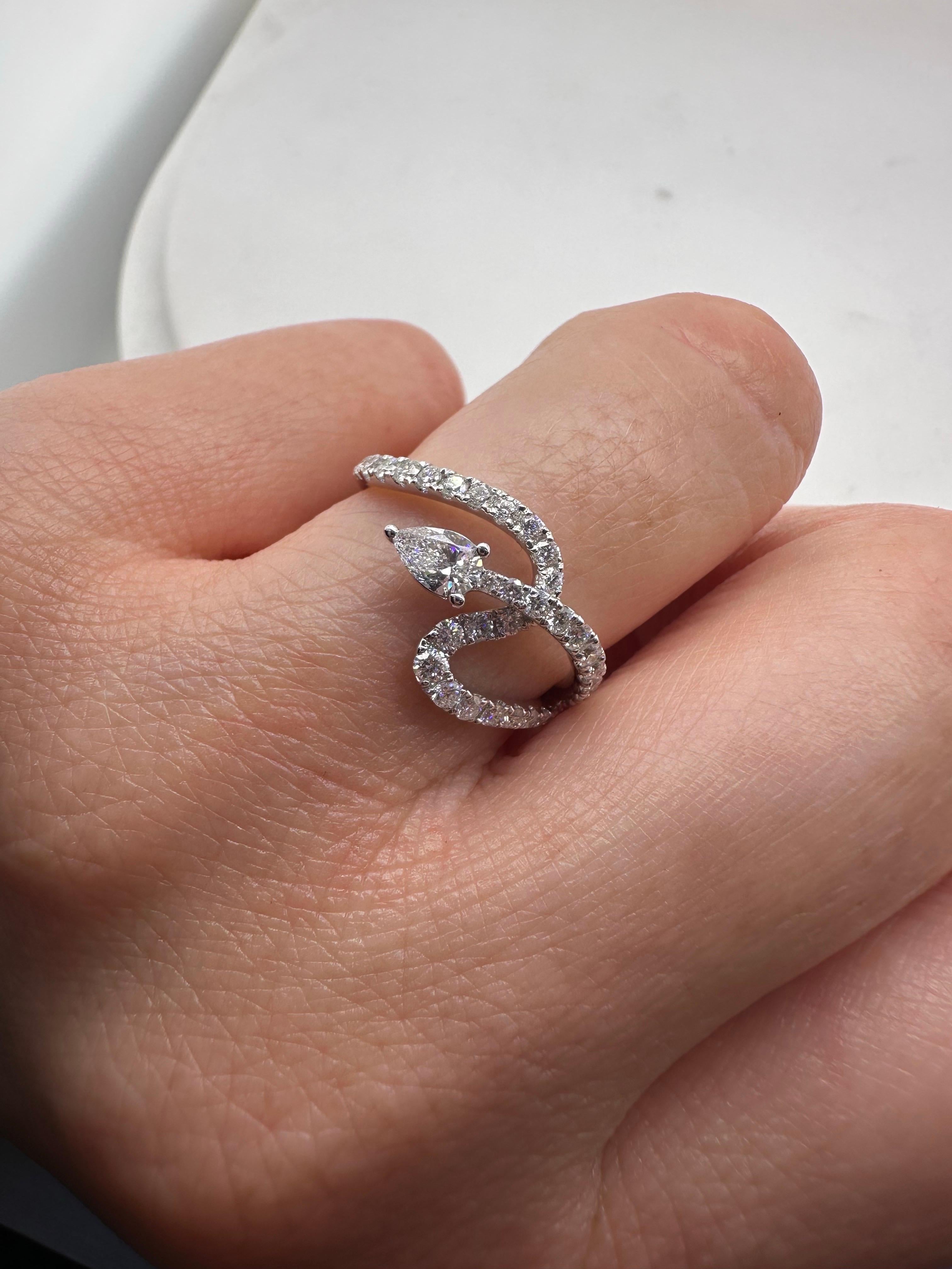 Diamant-Schlangenring 18KT Gold VS Diamanten VS Diamanten F Farbe (Tropfenschliff) im Angebot